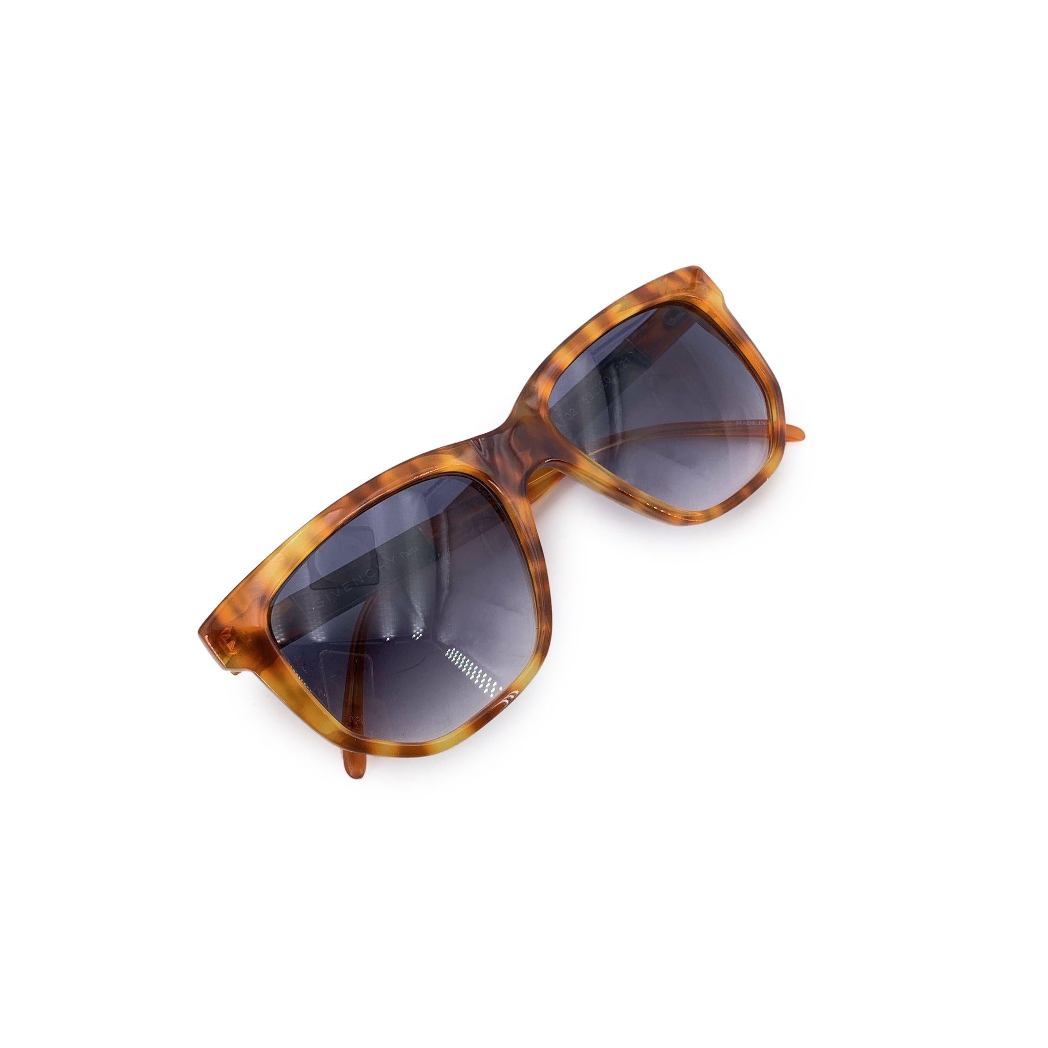 Givenchy Paris Vintage Braun Damen Sonnenbrille mod A 02 53/20 im Angebot 1