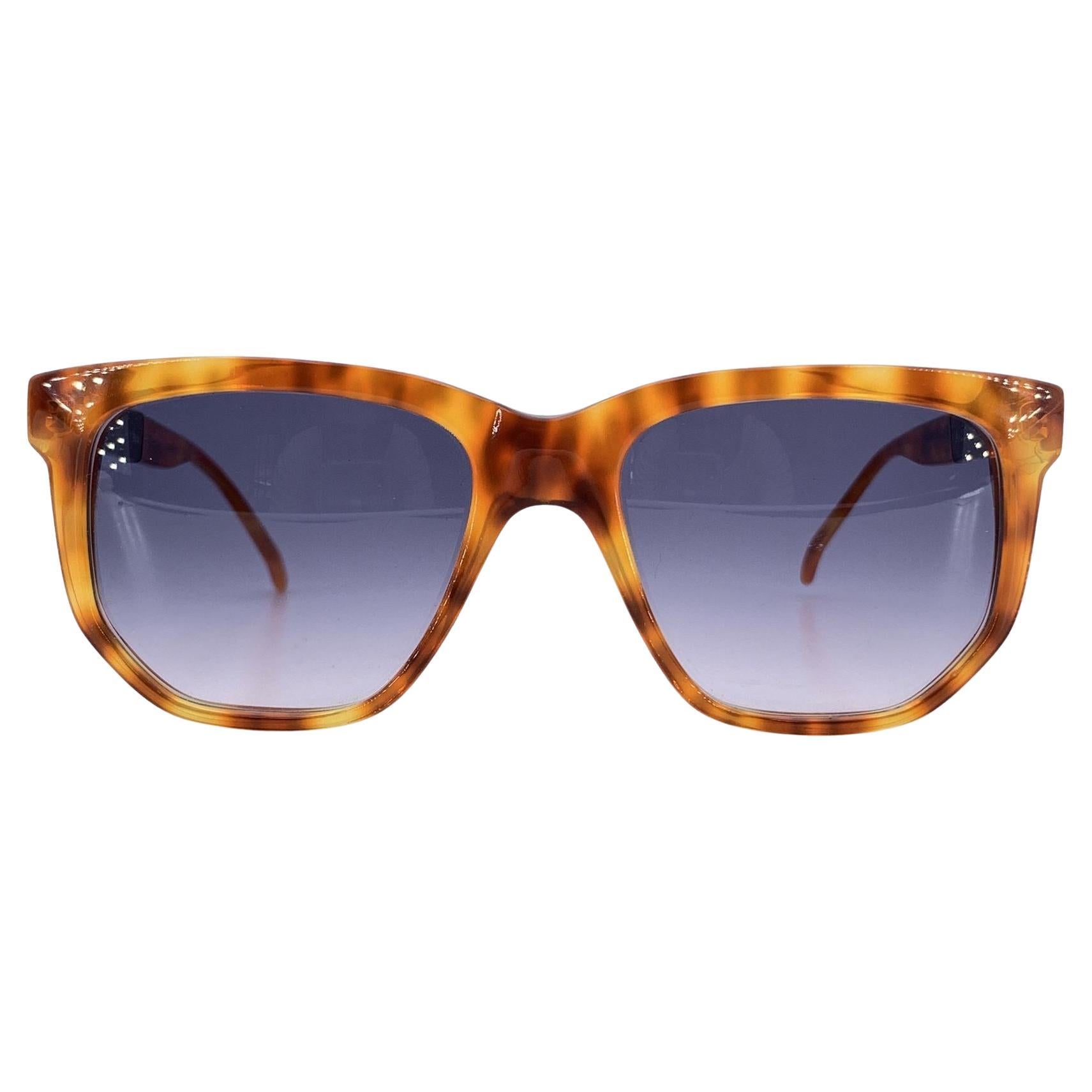 Givenchy Paris Vintage Braun Damen Sonnenbrille mod A 02 53/20 im Angebot