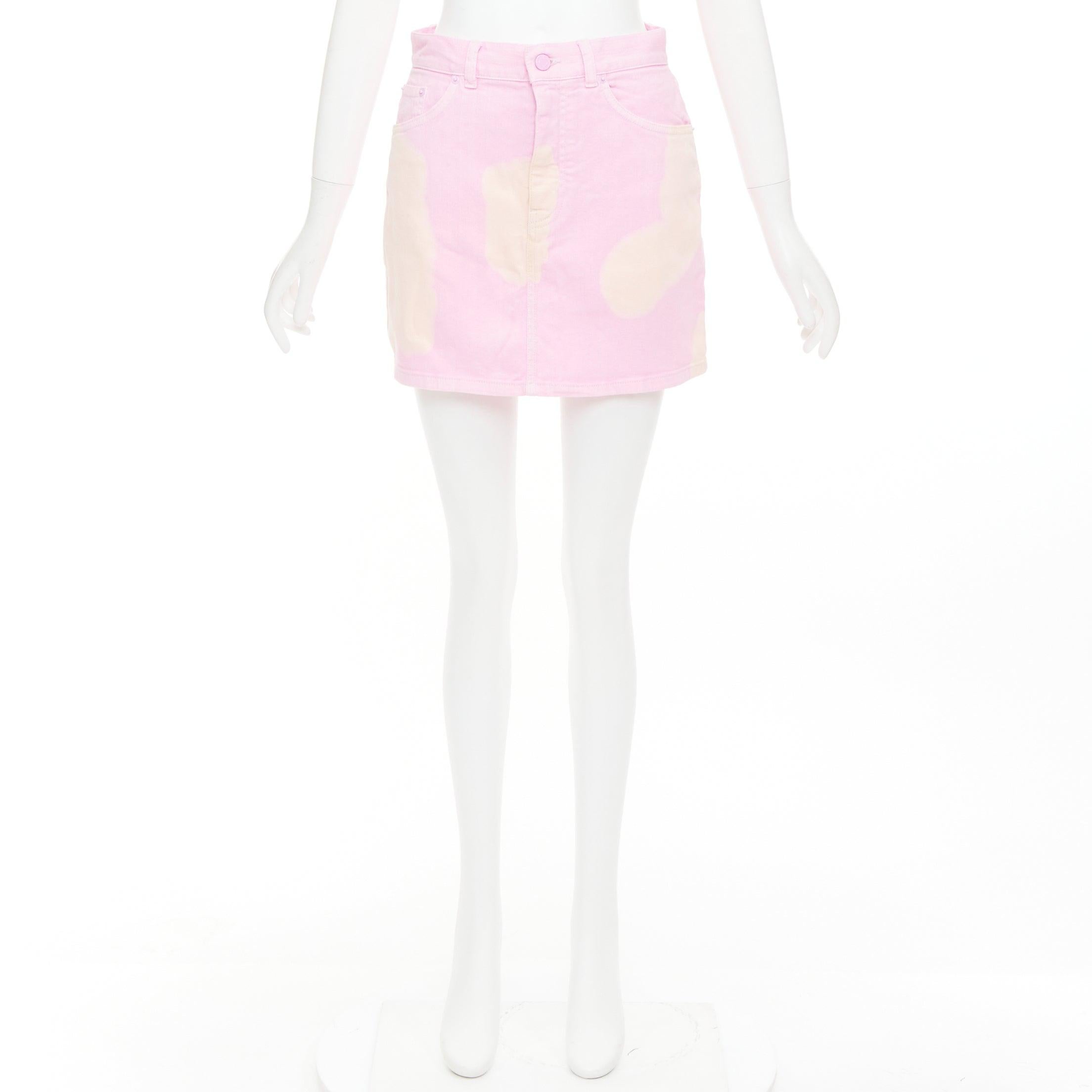 GIVENCHY Rosa Creme Bleiche Patchy Dye Baumwolle Denim kurzer Rock FR36 S im Angebot 4
