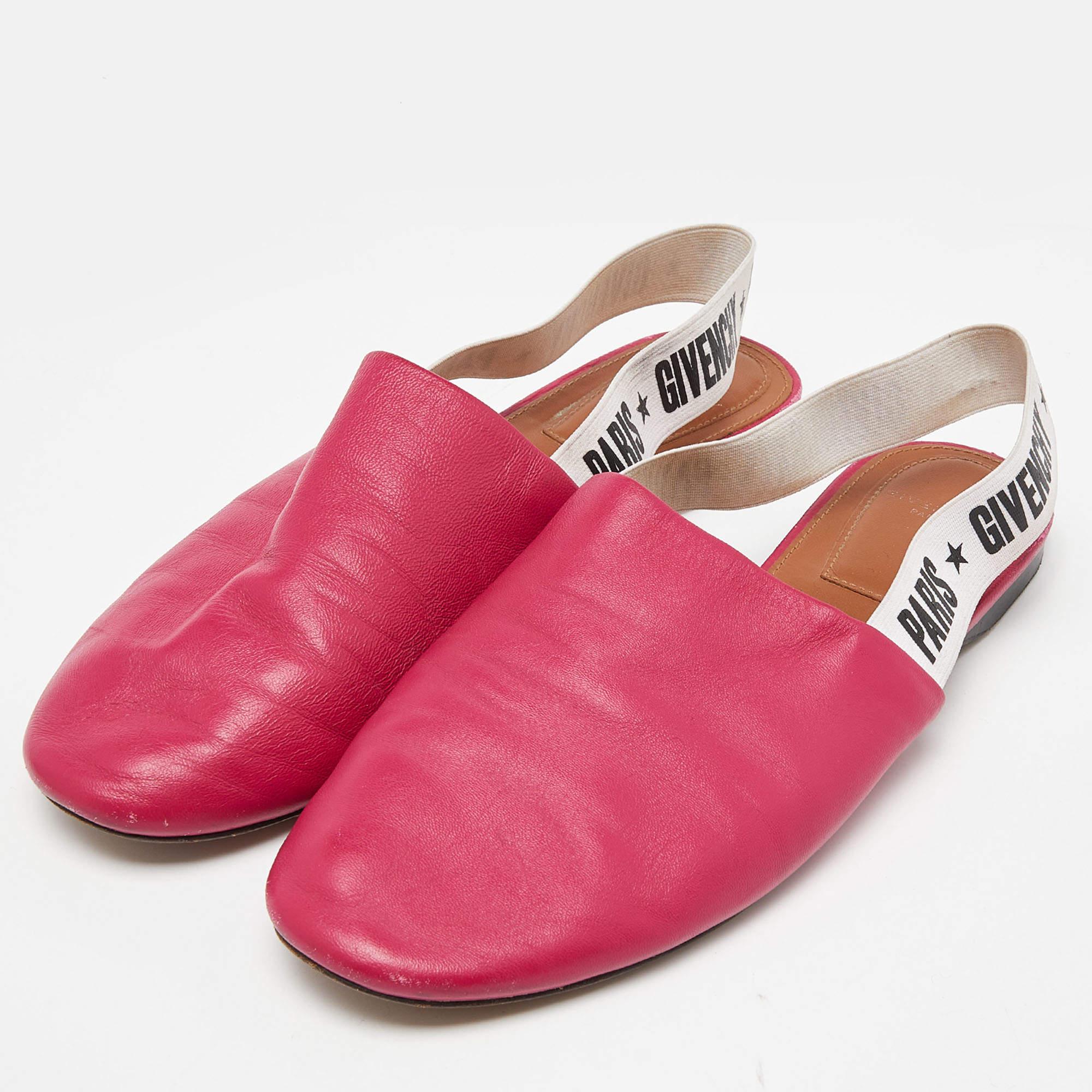 Step into sophistication and comfort with these Givenchy slingback flats for women. Exquisitely crafted, these versatile shoes blend timeless elegance with everyday ease, ensuring a stylish and relaxed stride.