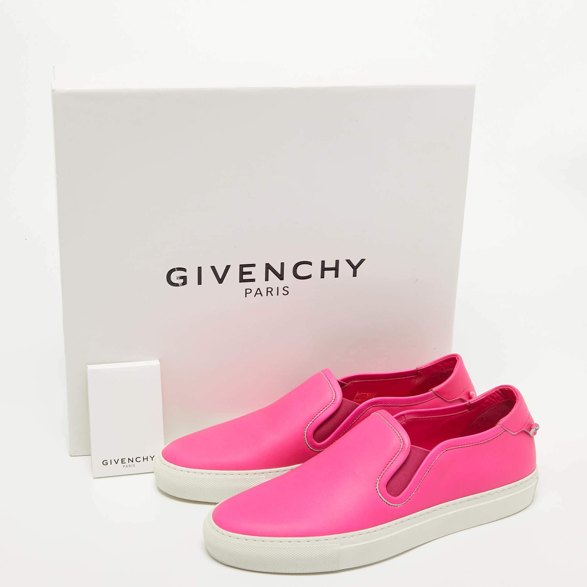 Givenchy Pink Leather Slip On Sneakers Size 40 In Excellent Condition For Sale In Dubai, Al Qouz 2