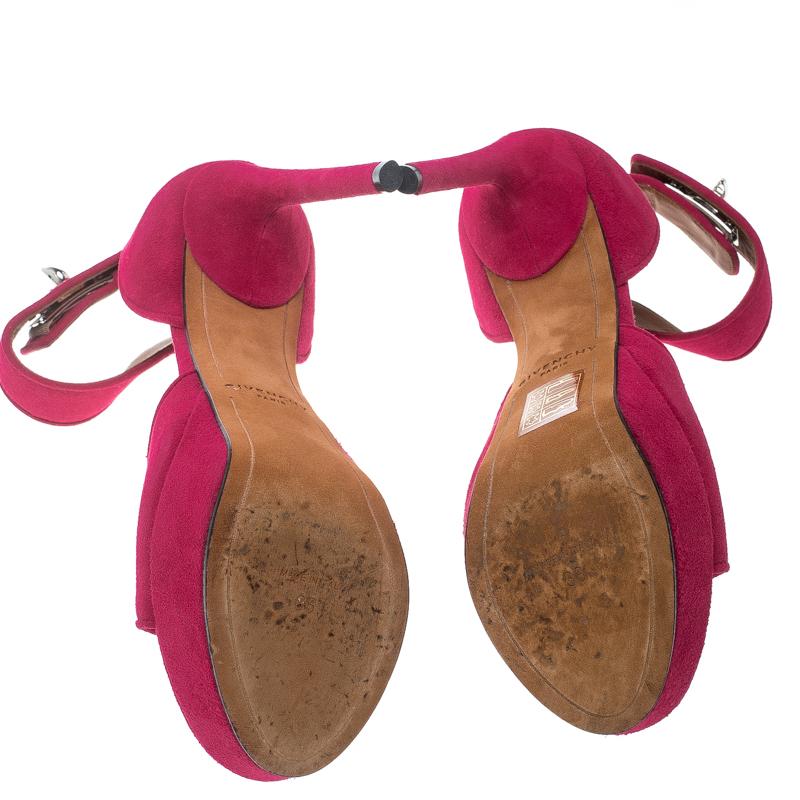 Givenchy Pink Suede Shark Lock Platform Sandals Size 36 In Good Condition In Dubai, Al Qouz 2