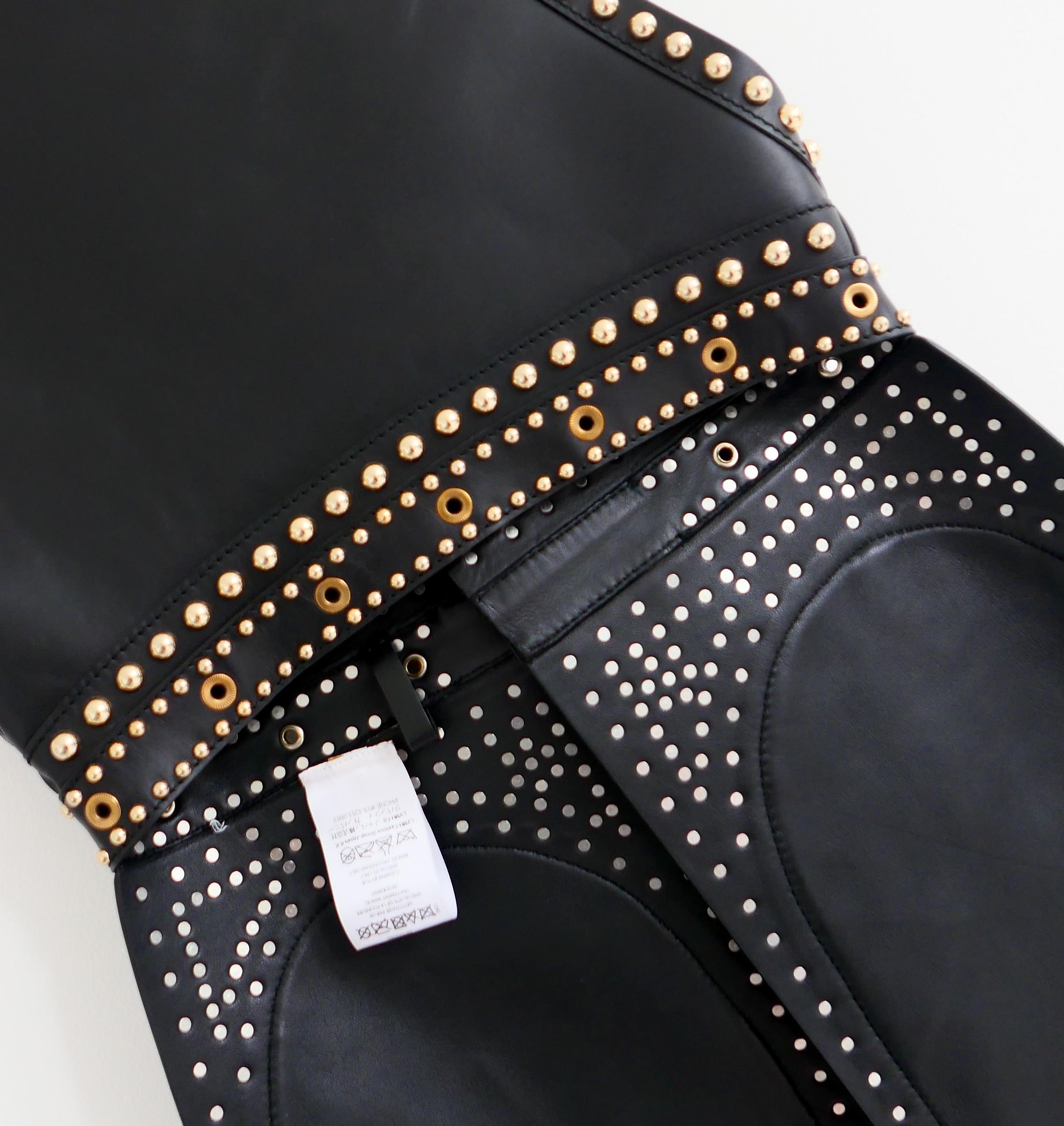 Givenchy Pre-Fall 2015 Gilet senza maniche in pelle borchiata, visone e astrakan in vendita 2