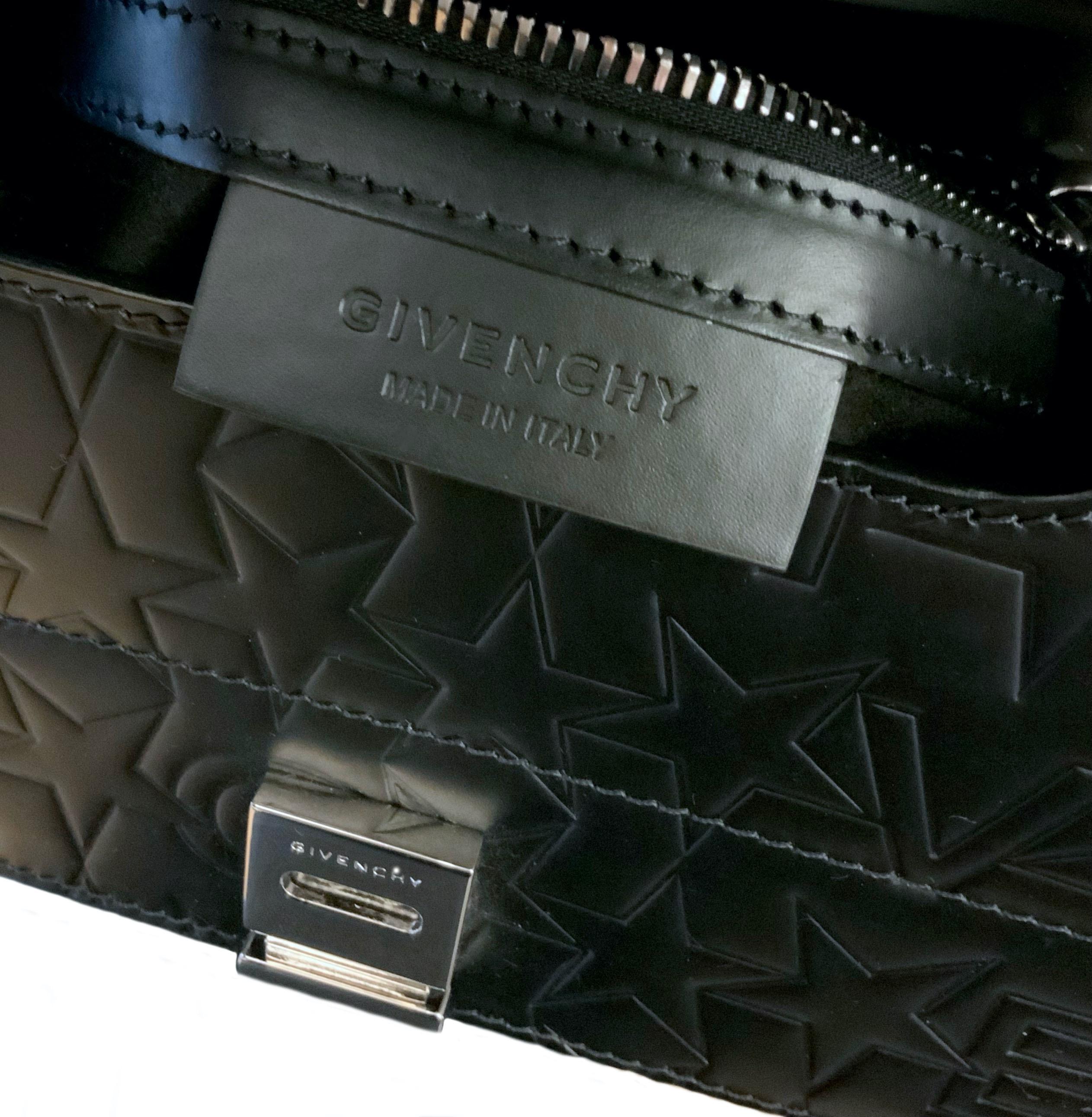 Givenchy Pre-Fall 2016 gestempelte Givenchy Logo Pandora Box Minaudiere Tasche 5