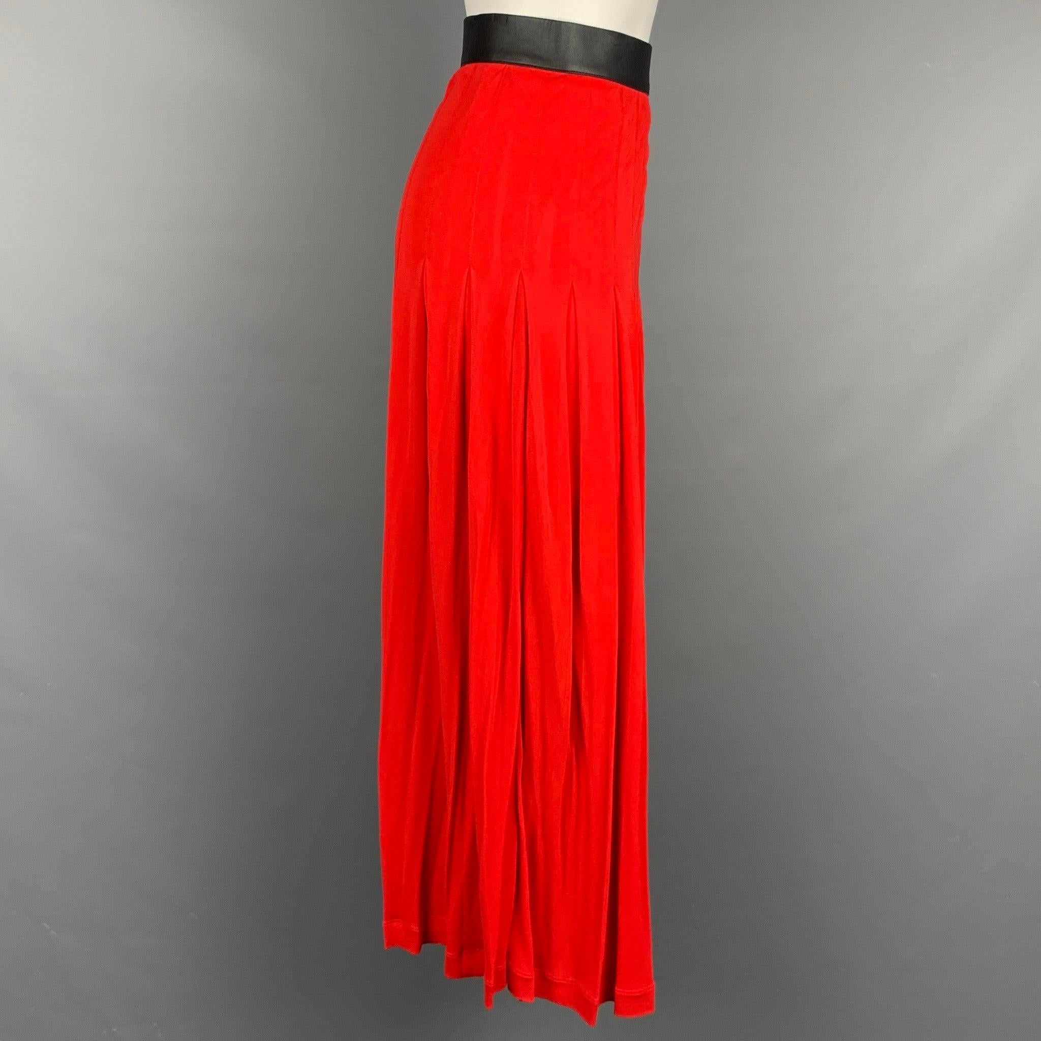 GIVENCHY Pre-Fall 2018 Size 6 Red & Pink Viscose/Polyester Midi Pleated Skirt In Excellent Condition For Sale In San Francisco, CA