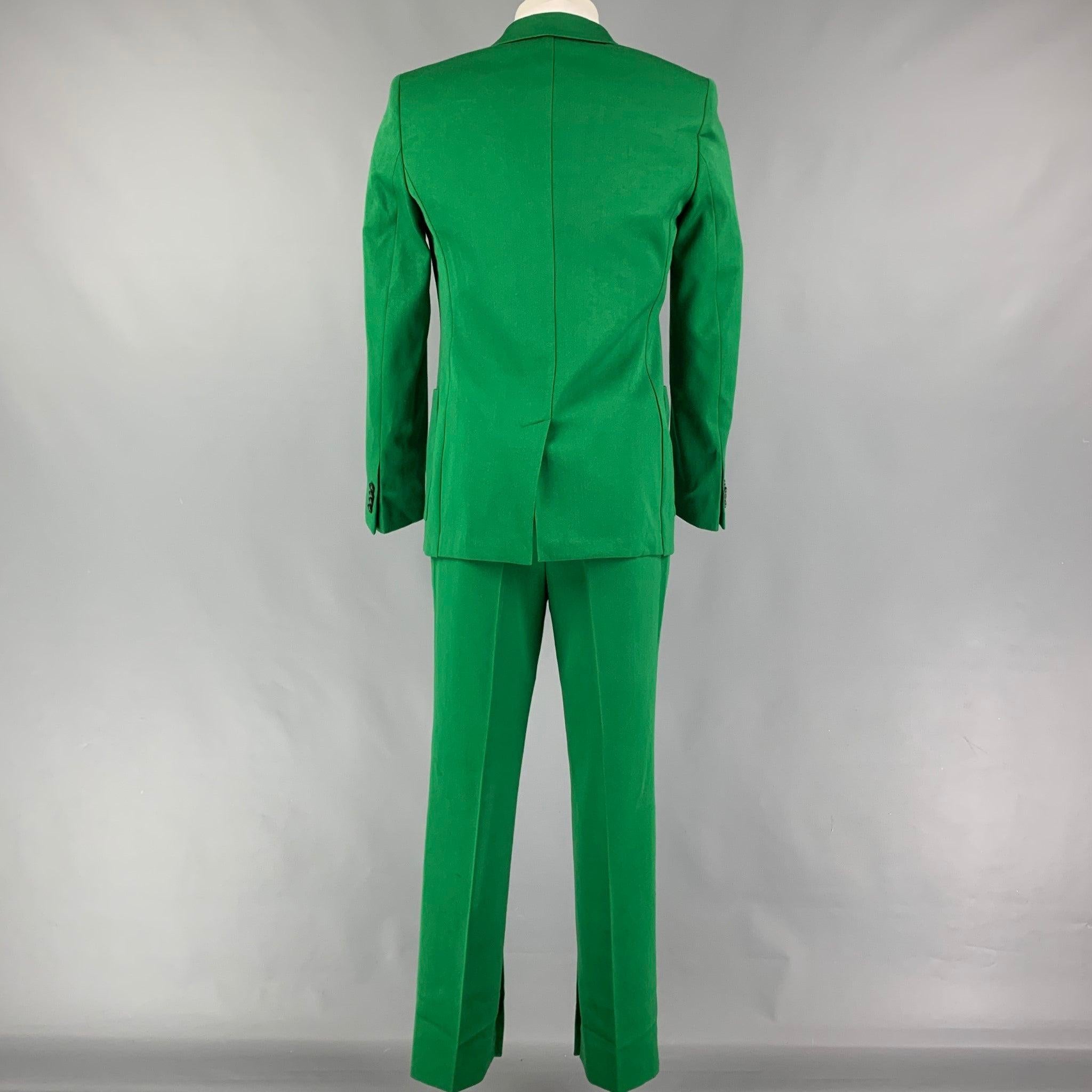 GIVENCHY Pre-Spring 2020 Taille 38 Costume double boutonnage en laine polyester verte Excellent état à San Francisco, CA