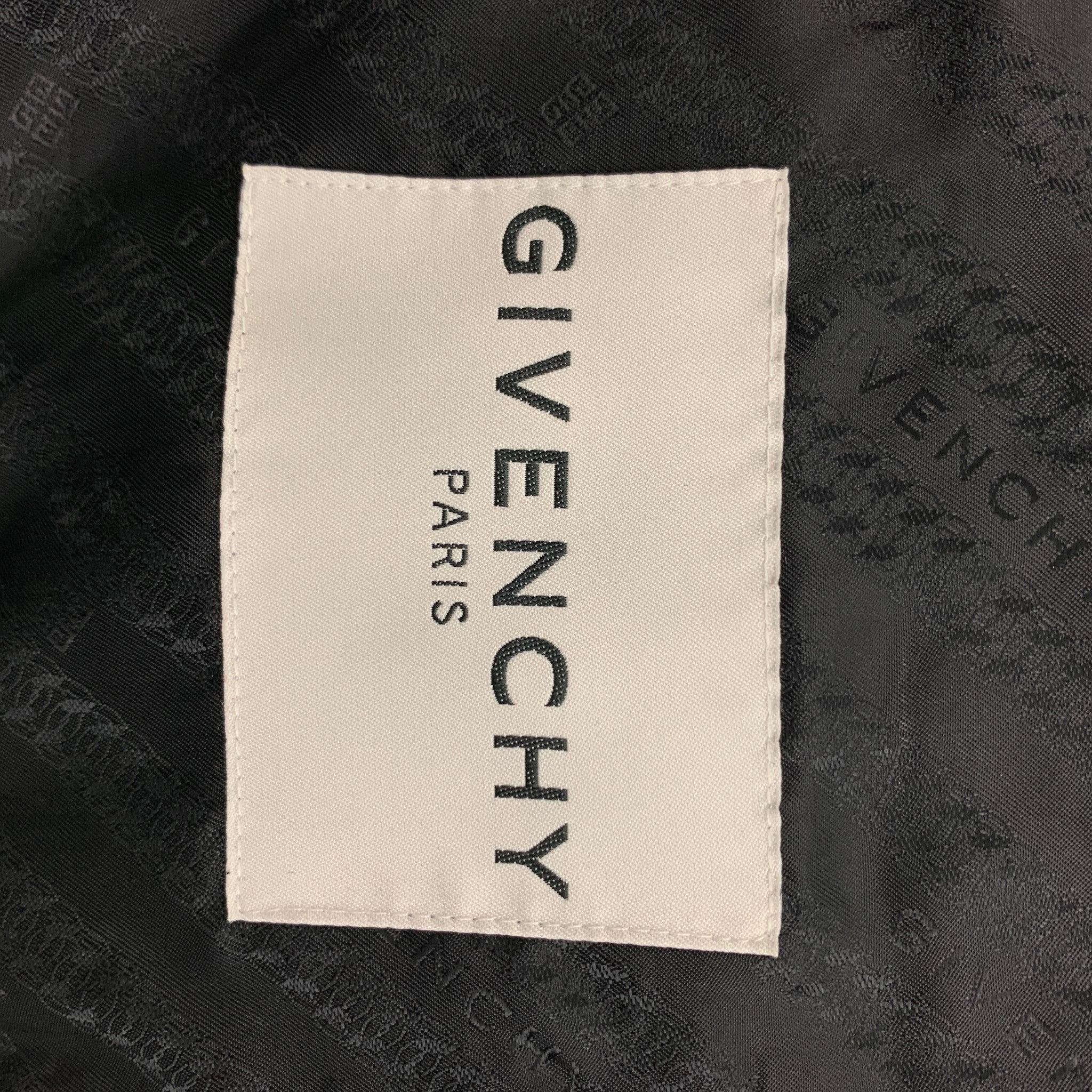 GIVENCHY Pre-Spring 2020 Size 38 Green Polyester Wool Double Breasted Suit For Sale 4