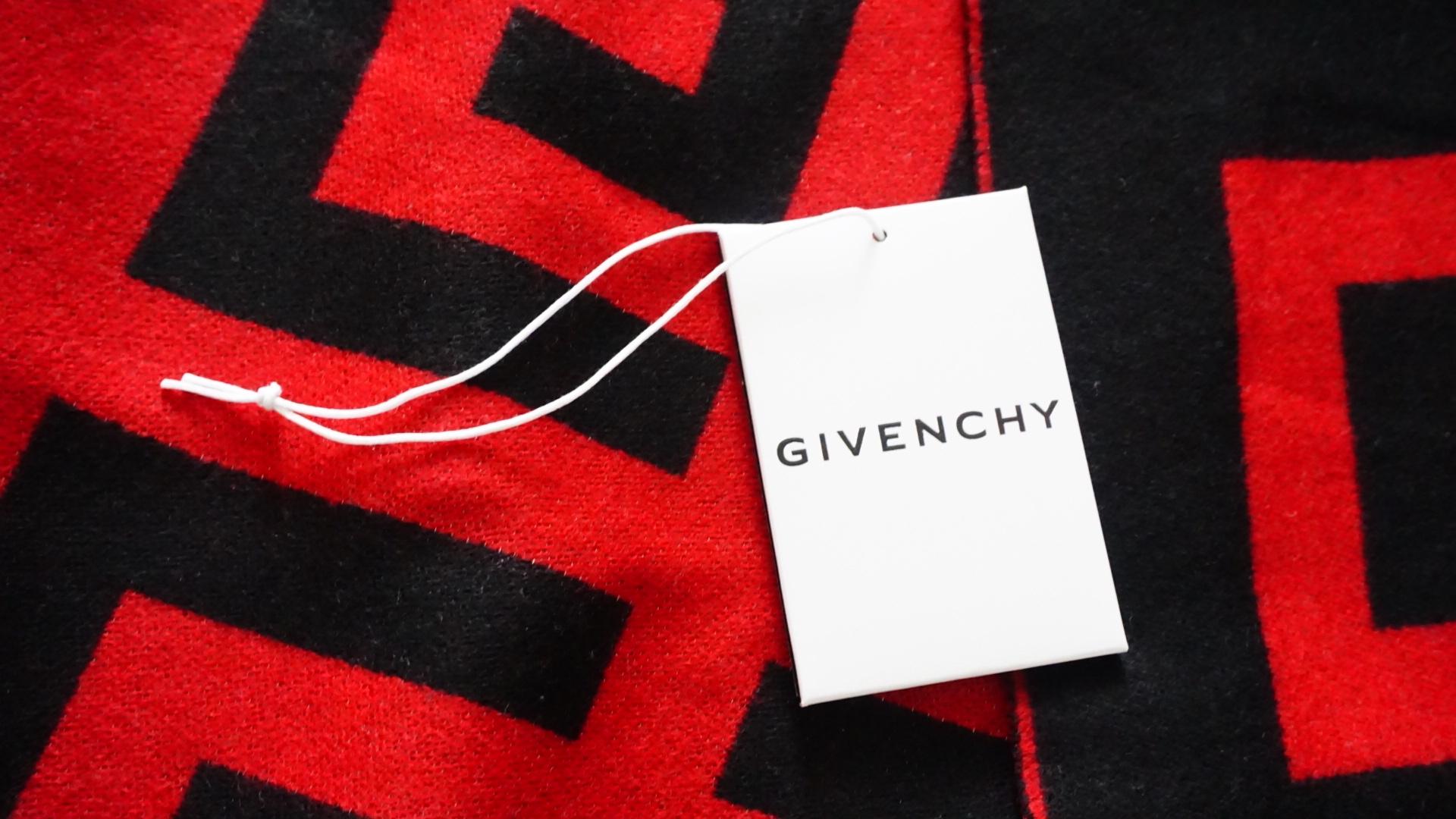 Women's or Men's GIVENCHY Red & Black Monogram Logo Classic Swirl Wool Blend Double Scarf BNWT For Sale