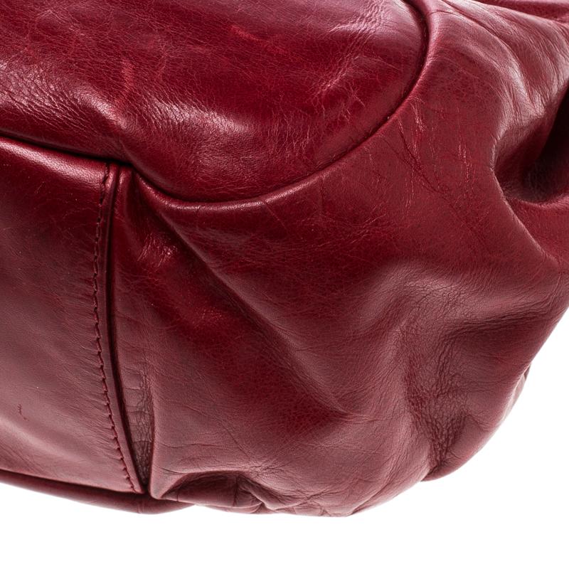 Women's Givenchy Red Leather Drawstring Shoulder Bag For Sale