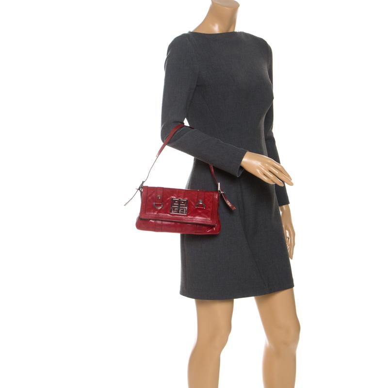 Marron Givenchy - Sac à bandoulière en cuir rouge avec logo en vente