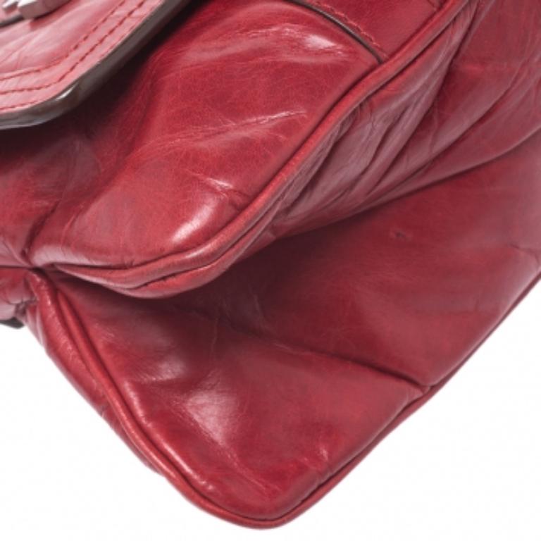 Givenchy - Sac à bandoulière en cuir rouge avec logo en vente 4