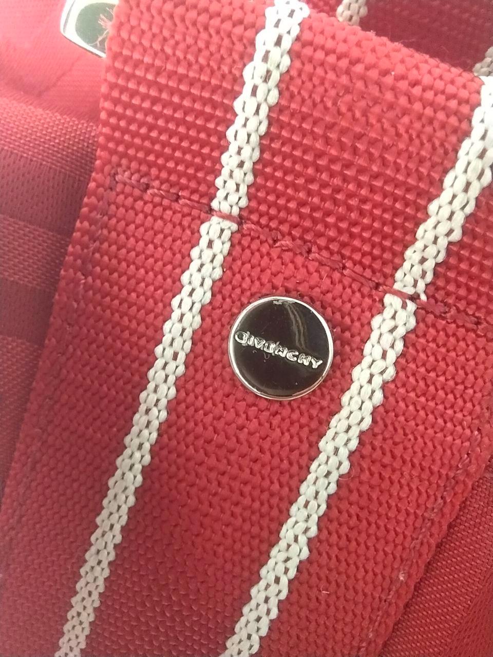 RED Monogrammierte Canvas-Logo-Handtasche von Givenchy im Angebot 1
