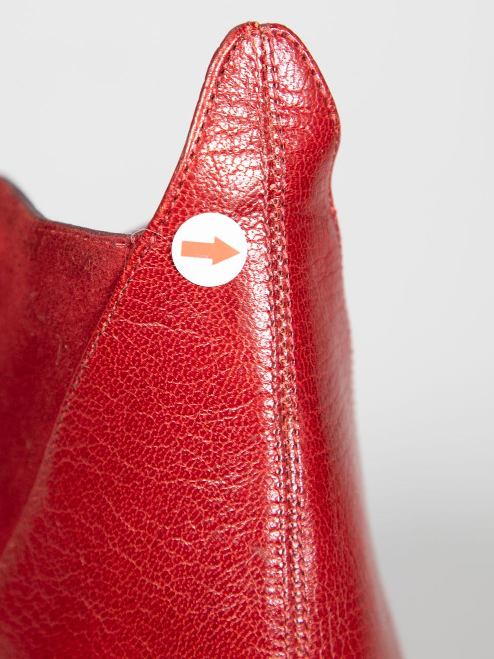 Givenchy Rote Wildleder-Pumps mit Kragen Größe IT 39 im Angebot 4