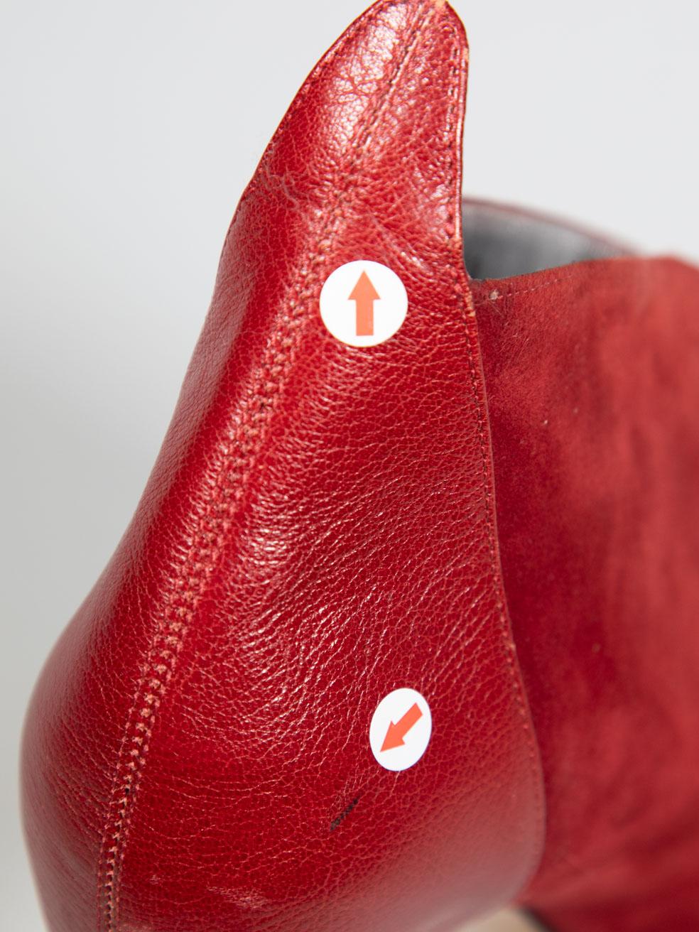Givenchy Rote Wildleder-Pumps mit Kragen Größe IT 39 im Angebot 5