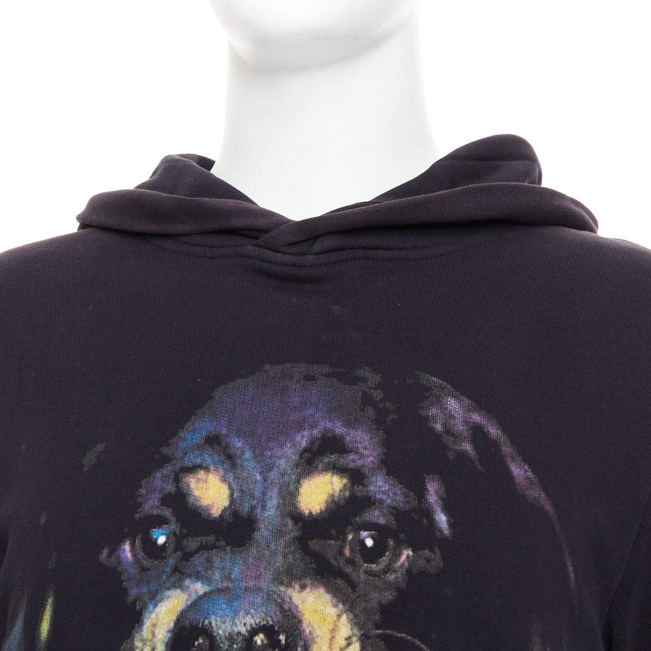 GIVENCHY Riccardo Tisci 2012 Rottweiler cotton hoodie sweatshirt XS
Reference: GEGG/A00155
Brand: Givenchy
Designer: Riccardo Tisci
Collection: FW 2012
Material: Cotton
Color: Black, Brown
Pattern: Animal Print
Closure: Pullover
Extra Details: Cross