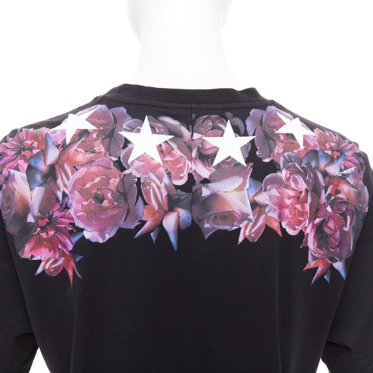 GIVENCHY Riccardo Tisci tshirt XS con fiori viola e stelle bianche e nere in vendita 2