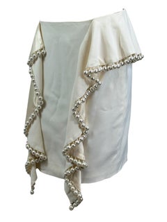 Givenchy Riccardo Tisci Resort 2017 Look 1 gonna di perle ecru