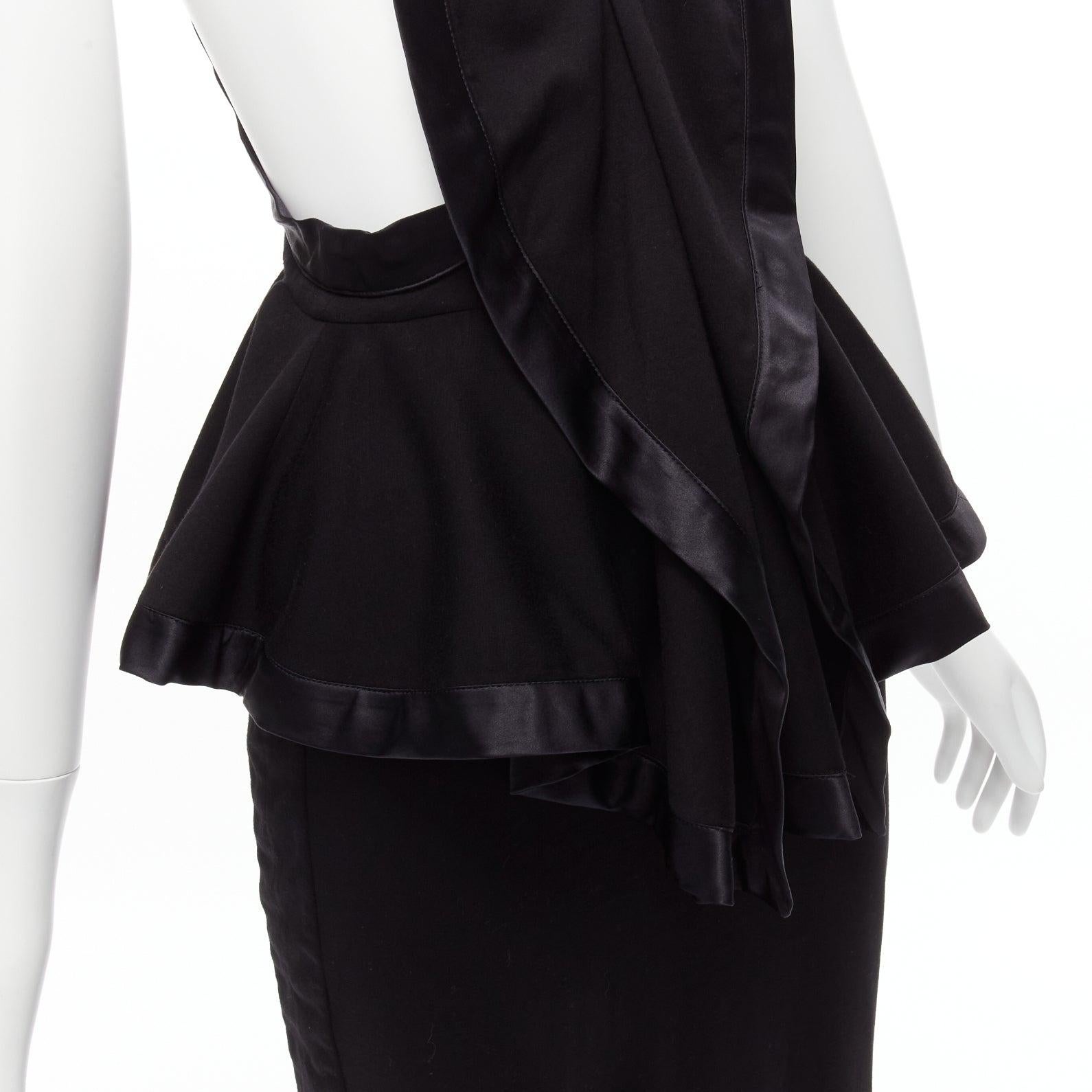 GIVENCHY RICCARDO TISCI Pasarela Vestido de satén negro con volante peplum racer
Referencia: VACN/A00044
Marca: Givenchy
Diseñador: Riccardo Tisci
Colección: Pasarela
Material: Raso, Jersey
Color: Negro
Patrón: Sólido
Cierre: cremallera
Forro: