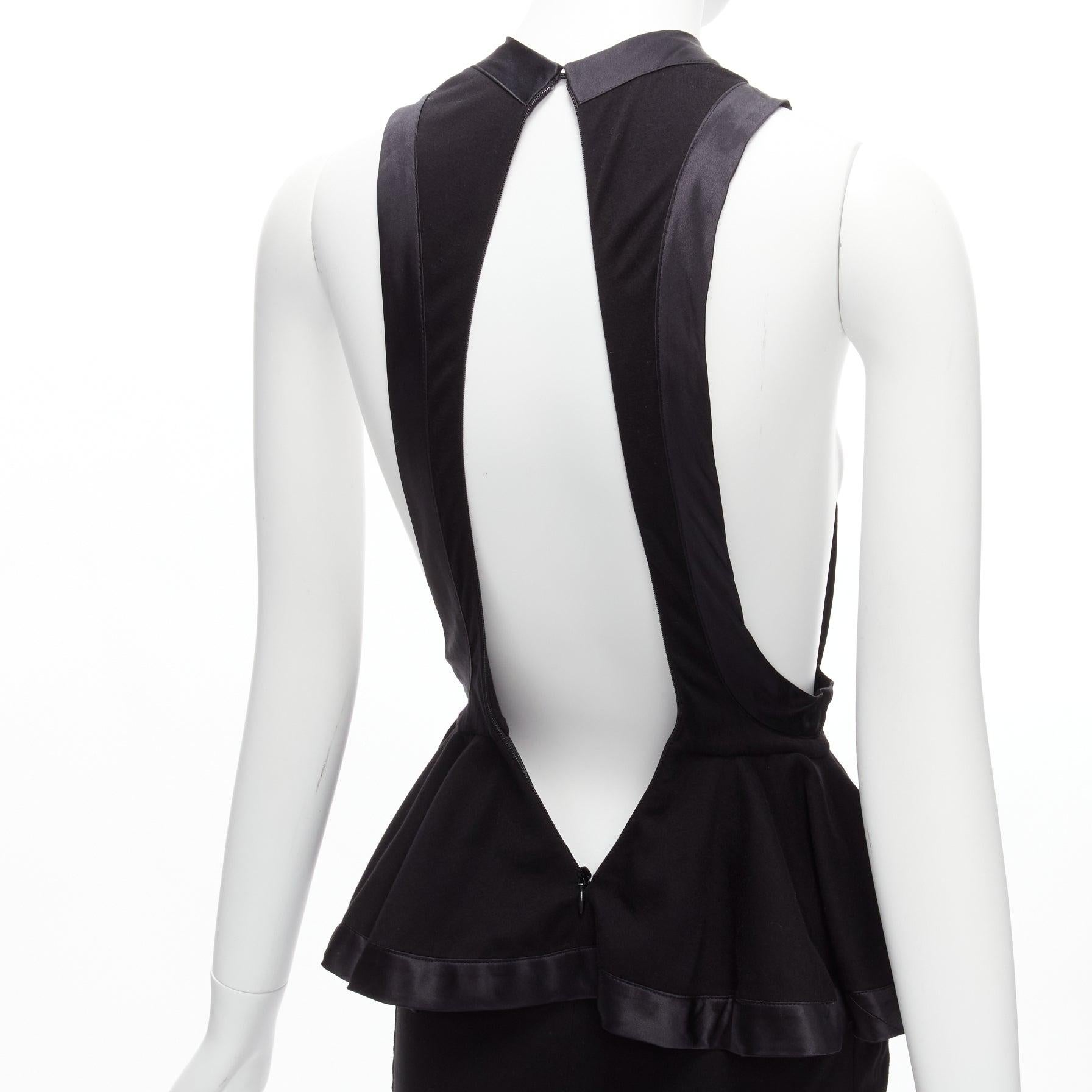 GIVENCHY RICCARDO TISCI Pasarela Vestido de satén negro con volante peplum racer en venta 3