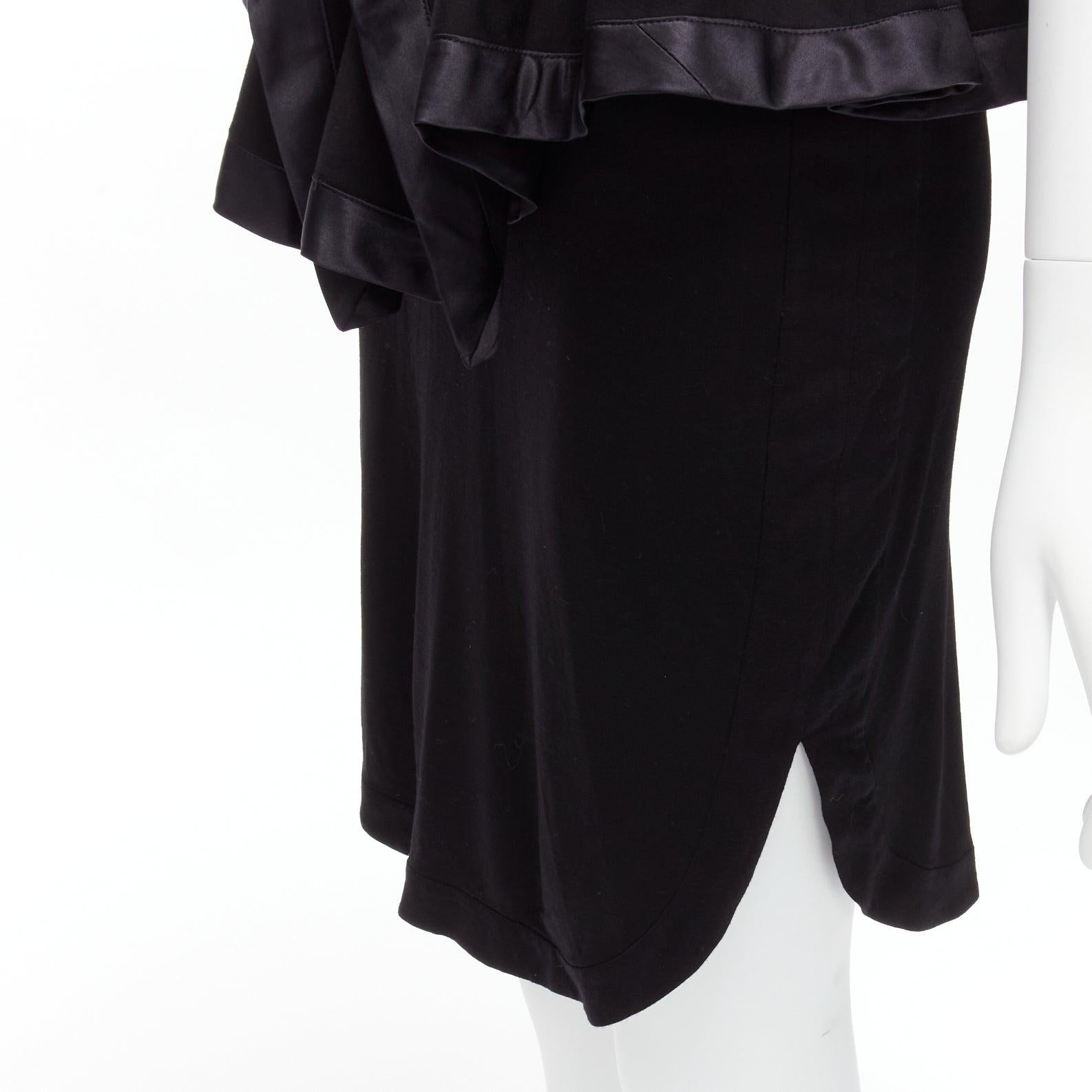 GIVENCHY RICCARDO TISCI Pasarela Vestido de satén negro con volante peplum racer en venta 4