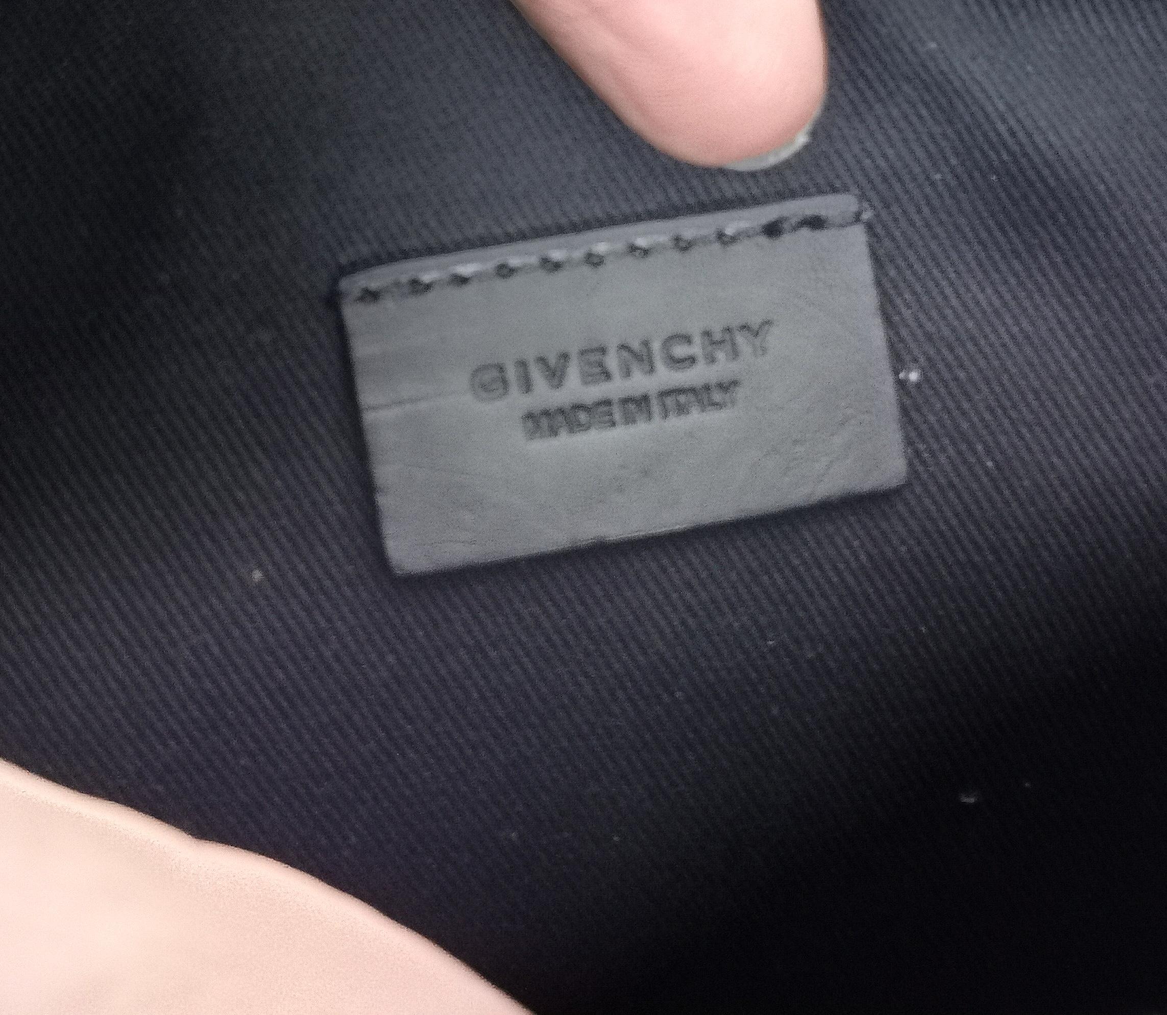 Givenchy rottweiler clutch bag, Antigona purse  In Good Condition In NEWARK, GB