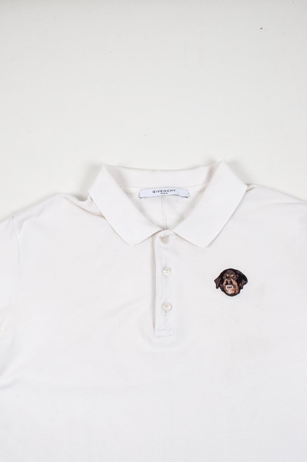 Item for sale is 100% genuine Givenchy Polo Shirt Men, S300
Color: White
(An actual color may a bit vary due to individual computer screen interpretation)
Material: 100% cotton
Tag size: XL
This t shirt is great quality item. Rate 8.5 of 10, very