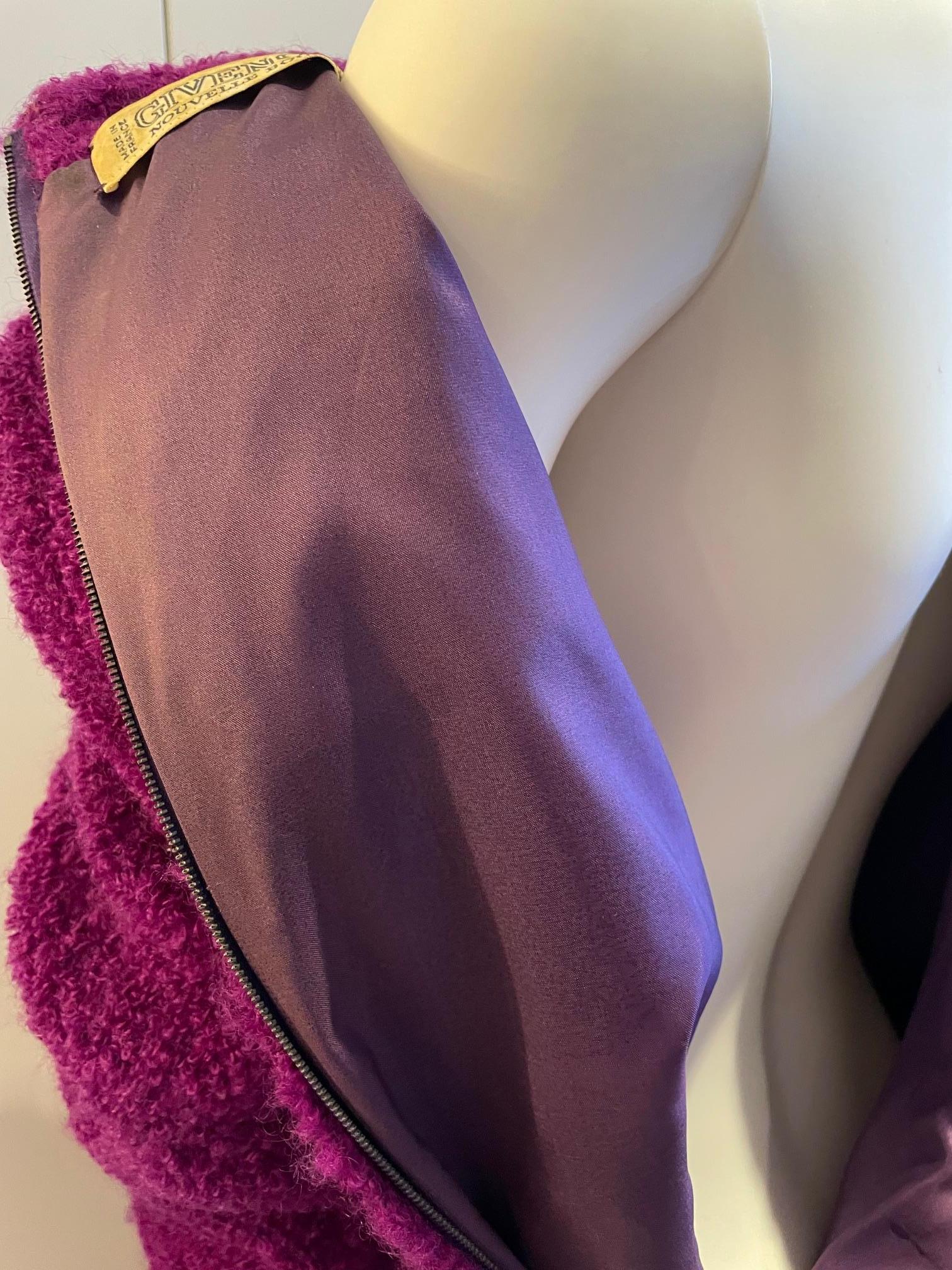 GIVENCHY Runway Tweed Bouclé Dress & Wrap-Scarf Trim Mohair C.1980s For Sale 2
