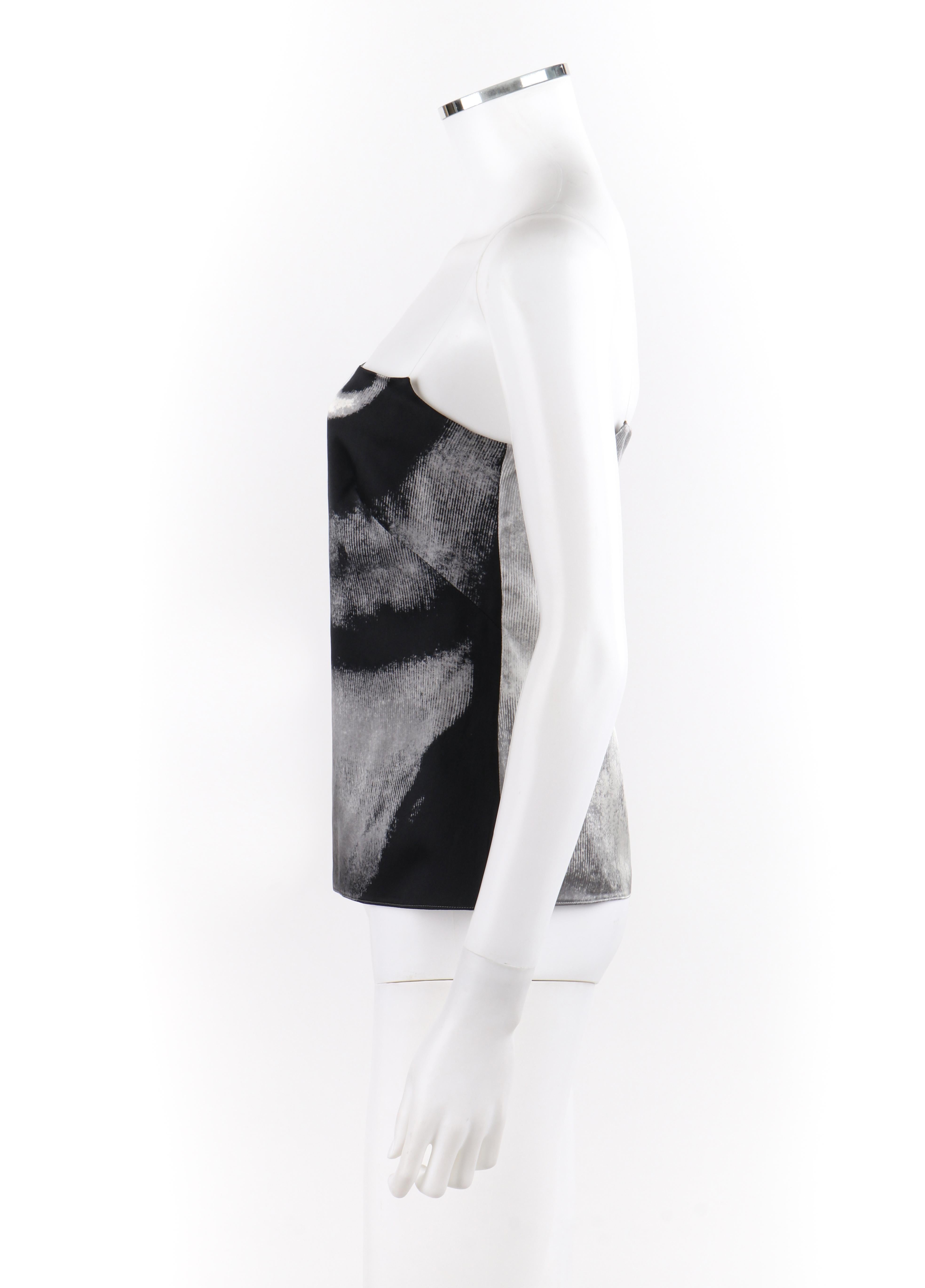 GIVENCHY S/S 1999 ALEXANDER McQUEEN Black White Abstract Eye Illusion Tank Top In Good Condition For Sale In Thiensville, WI
