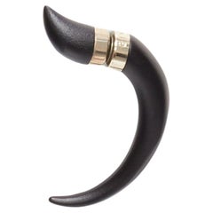 GIVENCHY Haifischzahn schwarz silberner Magnet Horn Ohrring Einzeln