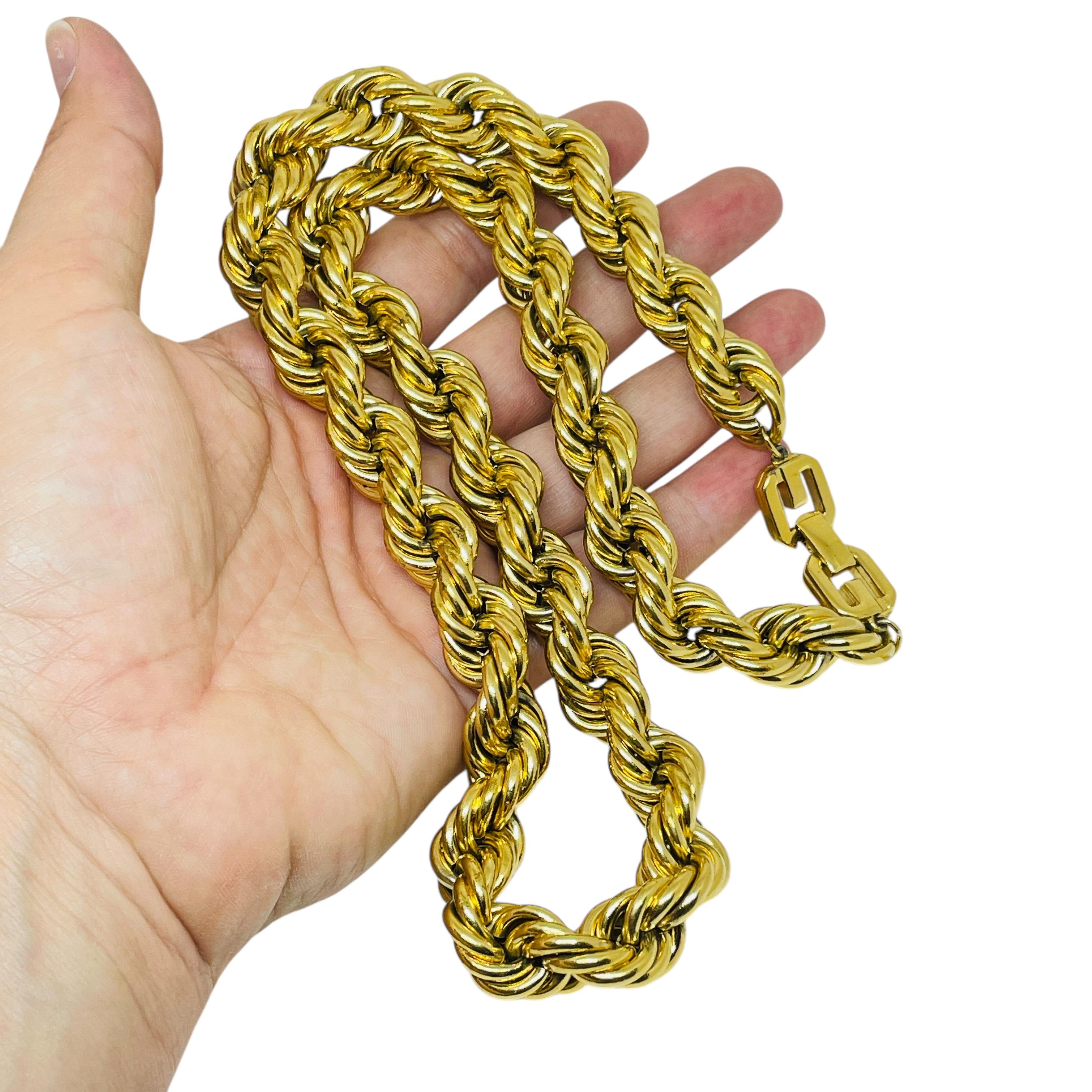 Collana firmata GIVENCHY, placcata oro, con catena in corda ritorta e massiccia in vendita 2