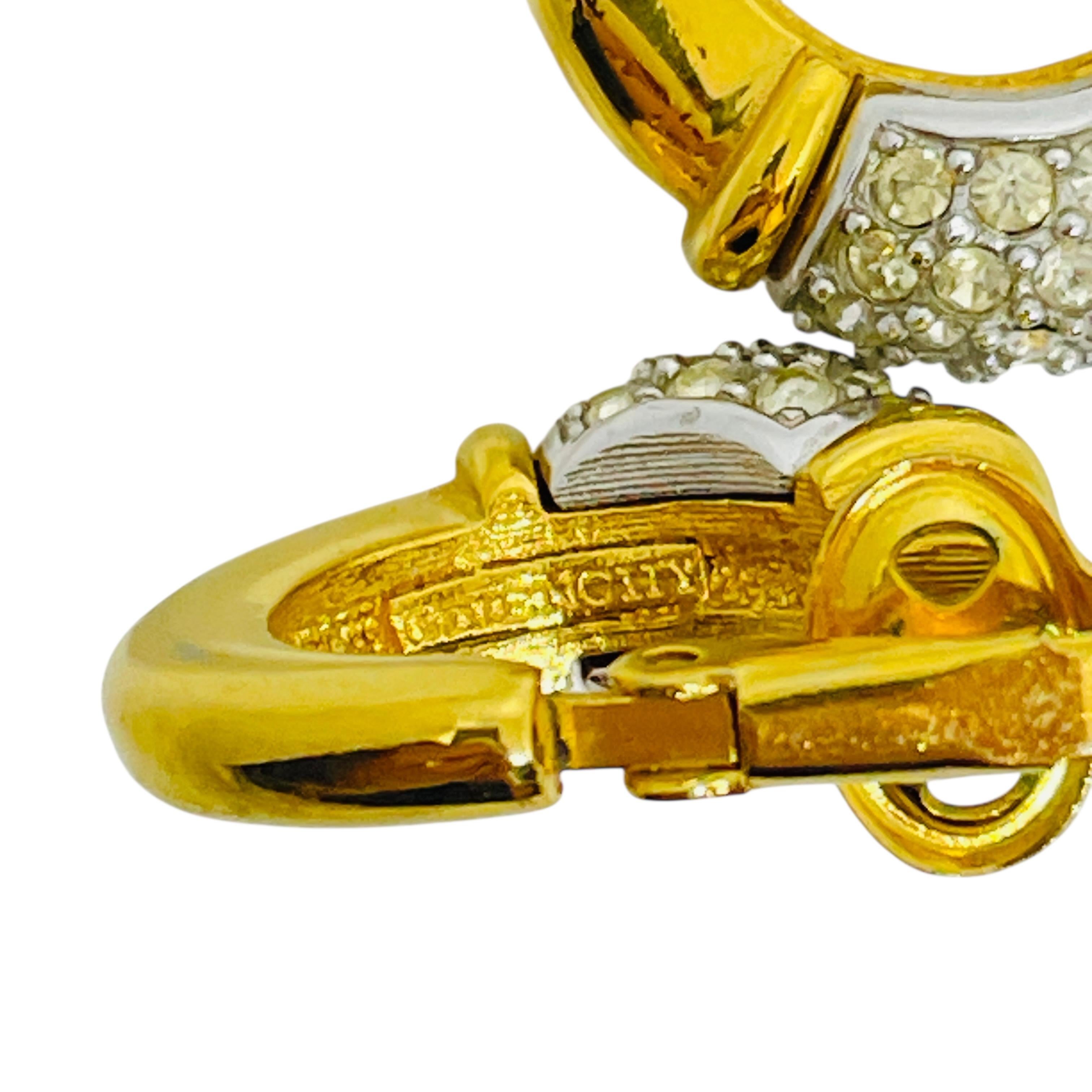 GIVENCHY signiert Vintage Gold Ton Kristalle Designer Reifen Clip auf Ohrringe im Zustand „Gut“ im Angebot in Palos Hills, IL