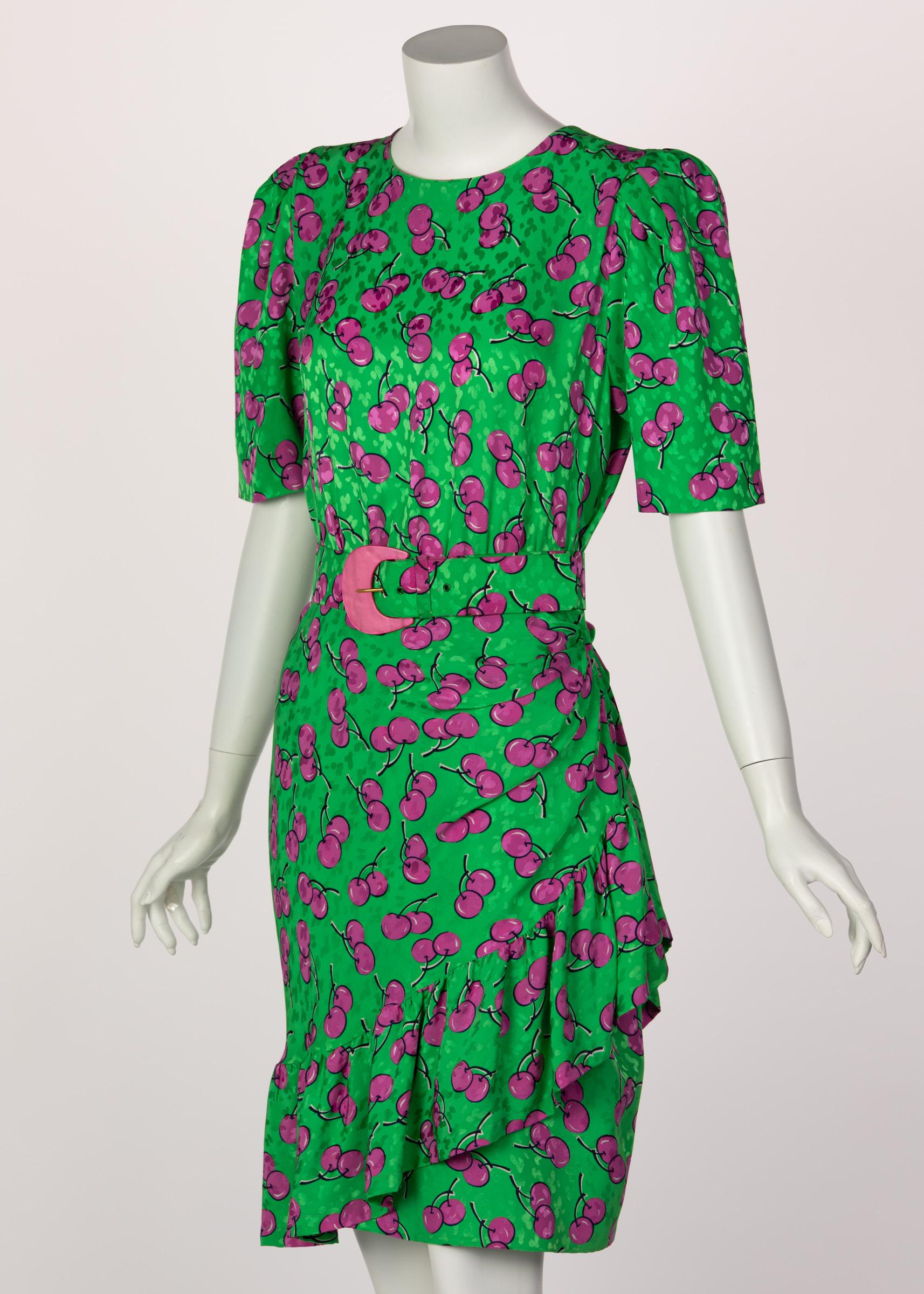 Cocktailkleid aus grüner Seide mit Kirschenmuster von Givenchy, 1980er Jahre (Grün) im Angebot