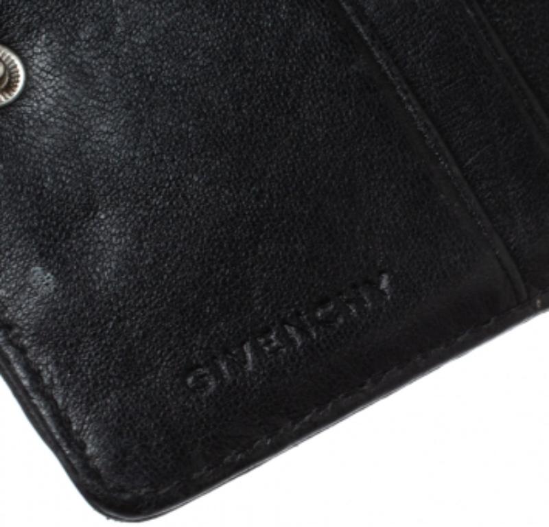 Givenchy Silver/Black Canvas and Leather Trim Embossed Logo Trifold Wallet In Fair Condition For Sale In Dubai, Al Qouz 2