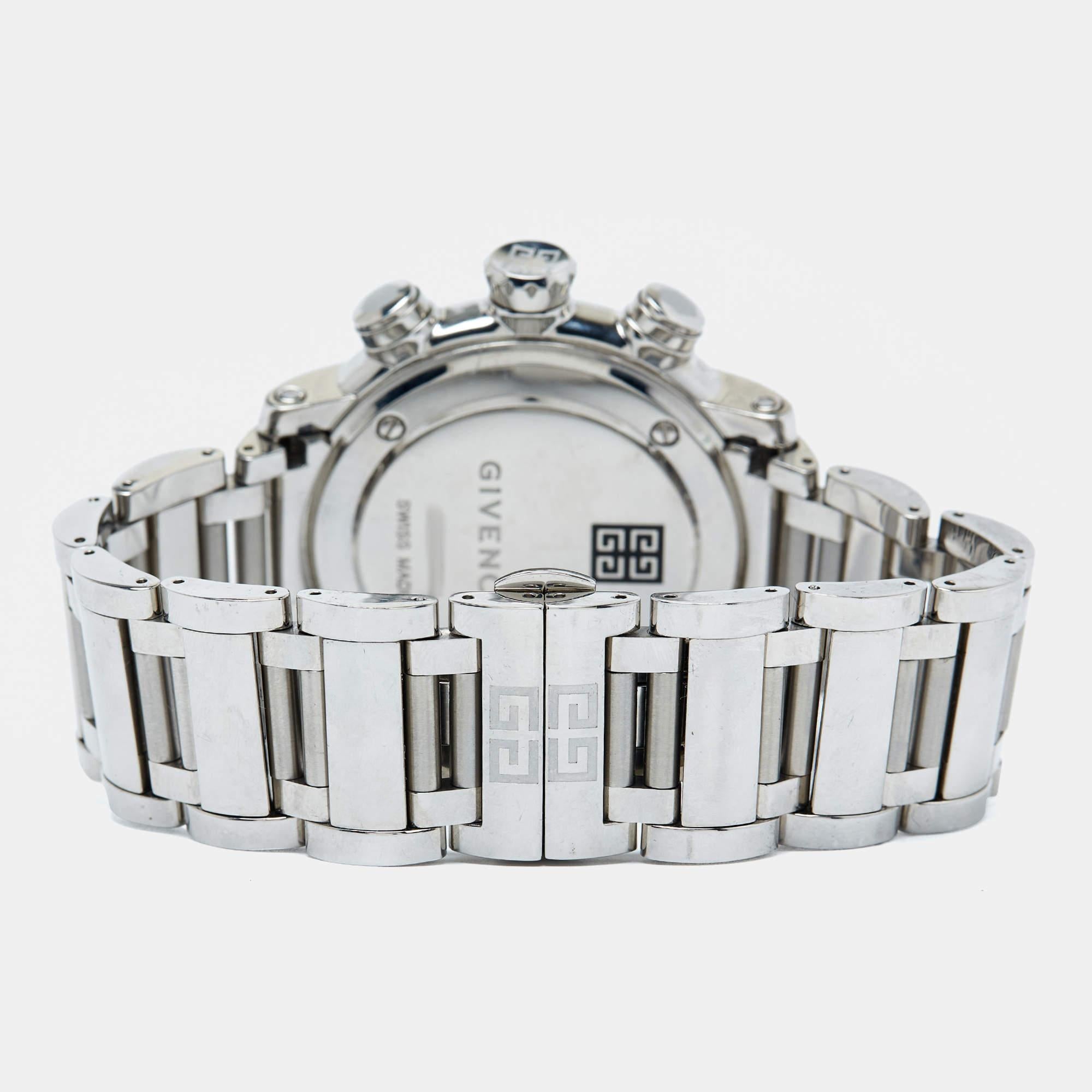 A timeless silhouette made of high-quality materials and packed with precision and luxury makes this wristwatch the perfect choice for a sophisticated finish to any look. It is a grand creation to elevate the everyday experience.

