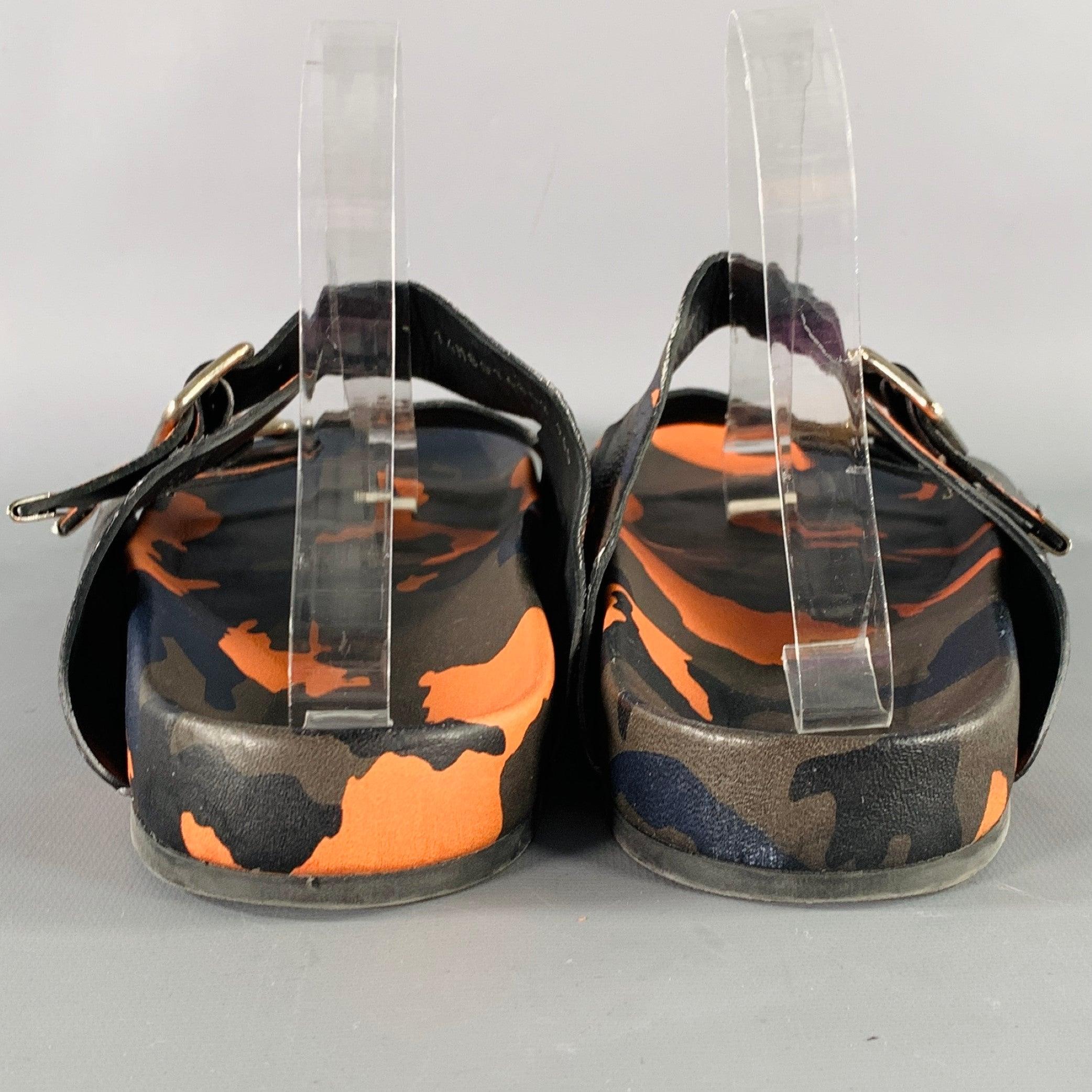 Noir GIVENCHY Size 11 Black Green & Orange Camouflage Leather Slide Sandals (Sandales en cuir noir, vert et orange) en vente