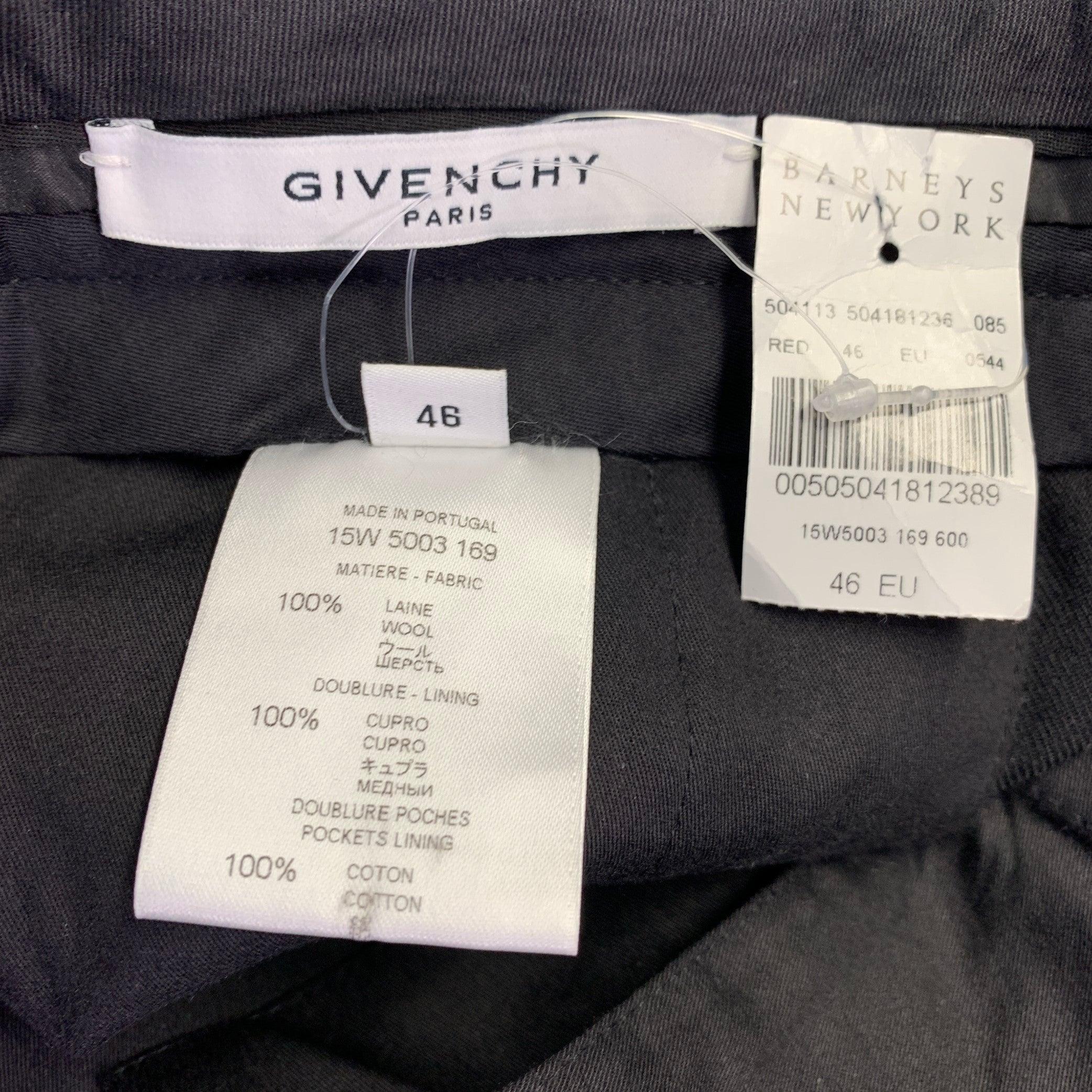 GIVENCHY Talla 30 Negro Rojo Gris Rayas Lana Frente Plano Pantalón de vestir en Excelente estado para la venta en San Francisco, CA