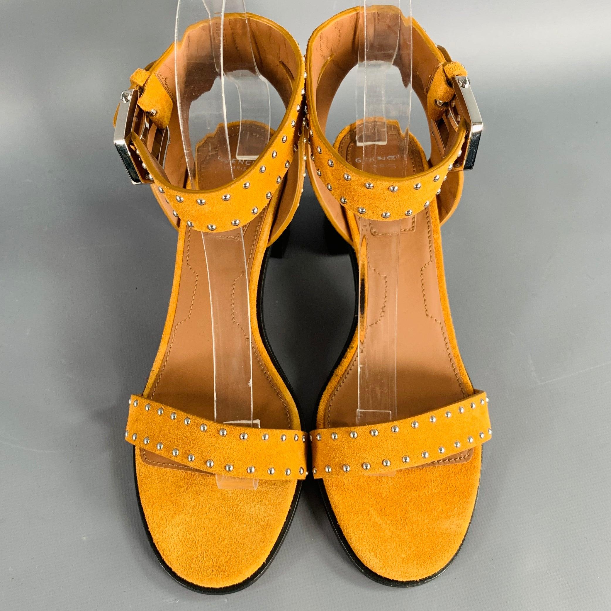 GIVENCHY Taille 6 Jaune moutarde Sandales à lanières en daim Pour femmes en vente