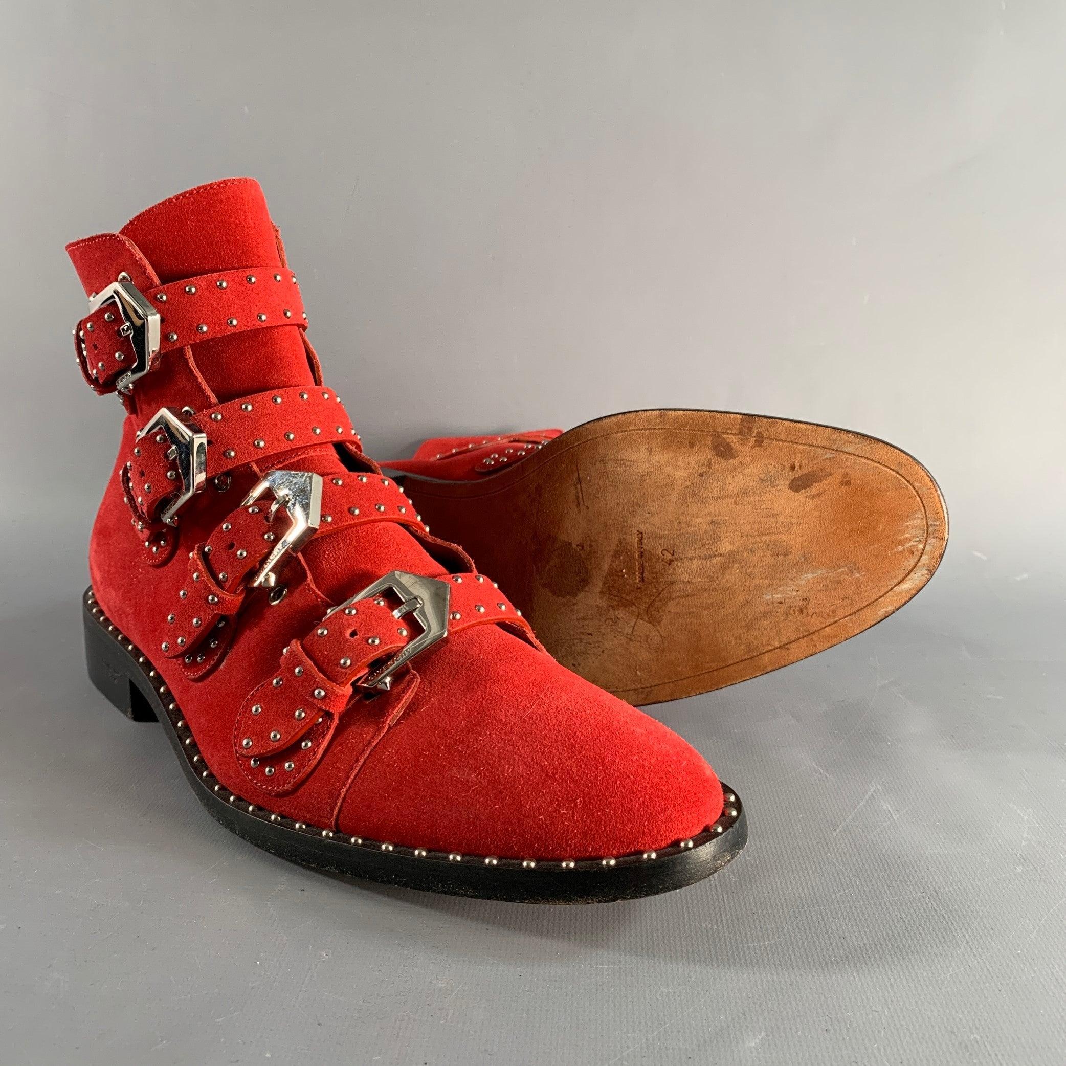 GIVENCHY Taille 9 Bottes en cuir rouge clouté avec ceinture Pour hommes en vente