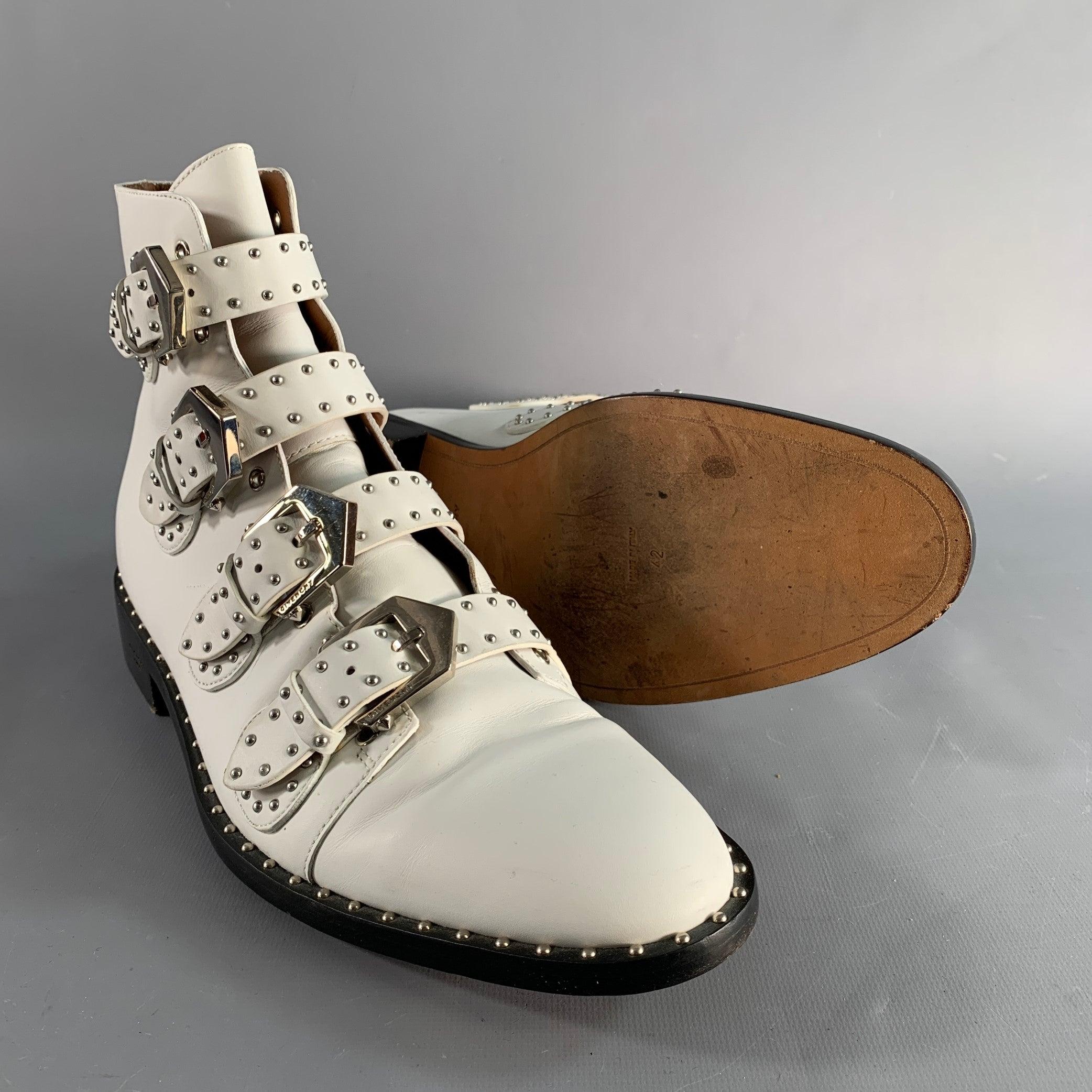 GIVENCHY Taille 9 Bottes ceinturées en cuir clouté blanc Pour hommes en vente