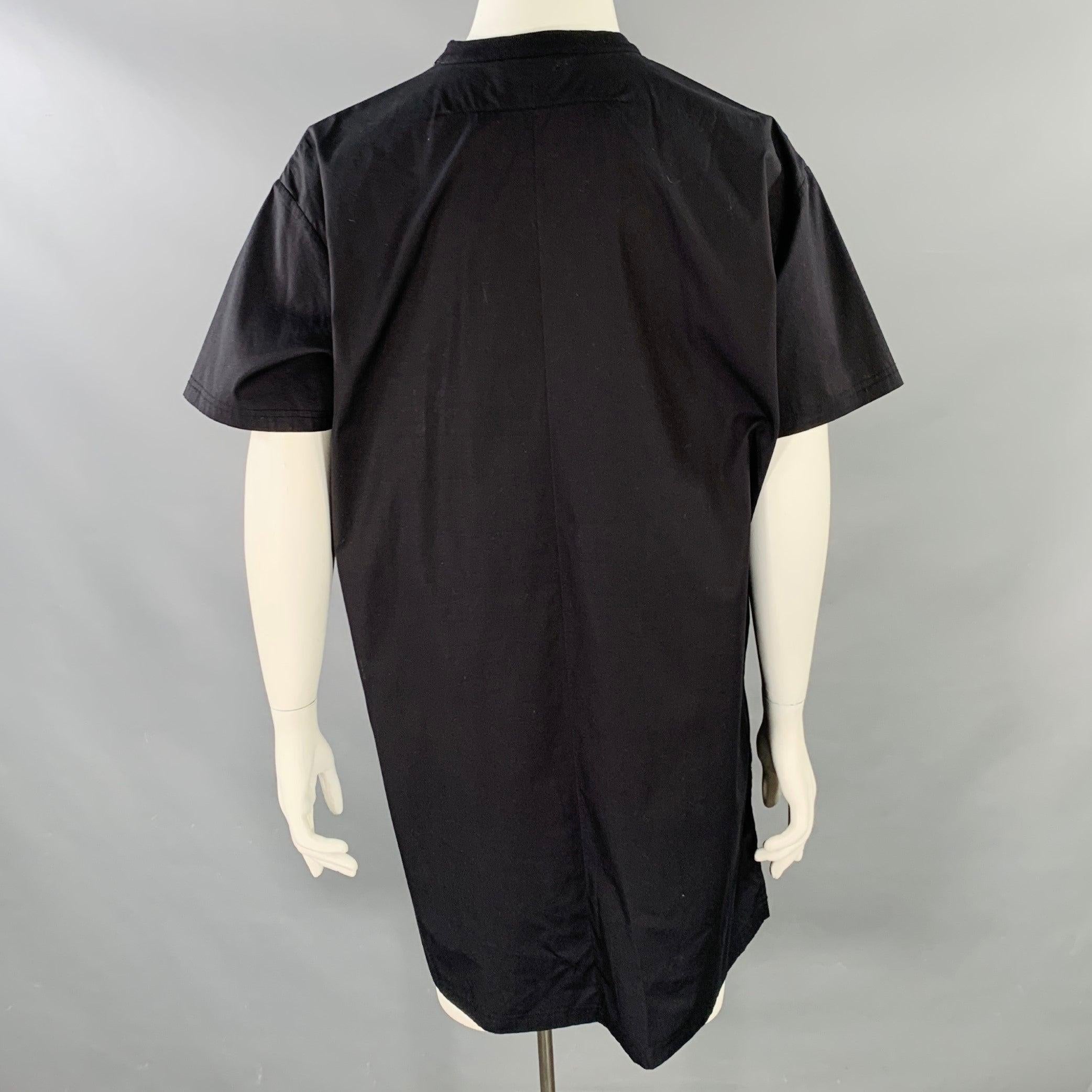 GIVENCHY Size L Black Cotton Crew Neck T-Shirt In Excellent Condition For Sale In San Francisco, CA
