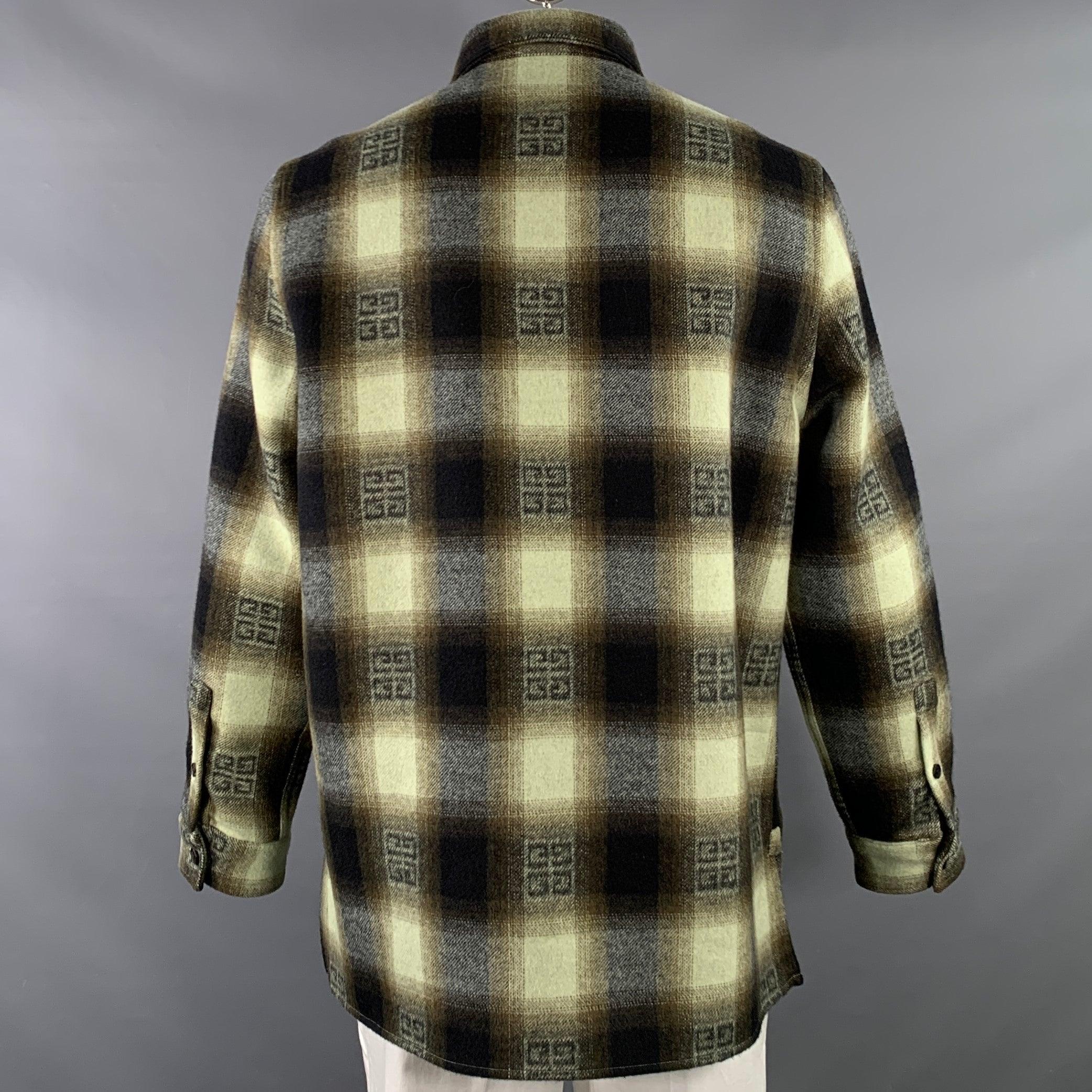 Noir GIVENCHY Size L Green Black Plaid Monogram Wool Long Sleeve Jacket (veste chemise à manches longues en laine) en vente