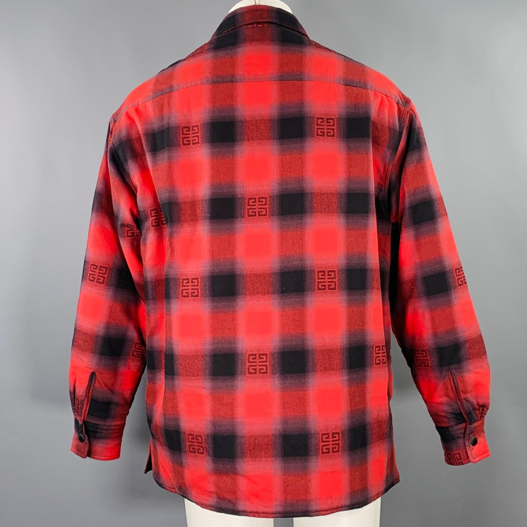 Rosso GIVENCHY Giacca con bottoni automatici in cotone a quadri rossi e neri, taglia M. Redly in vendita