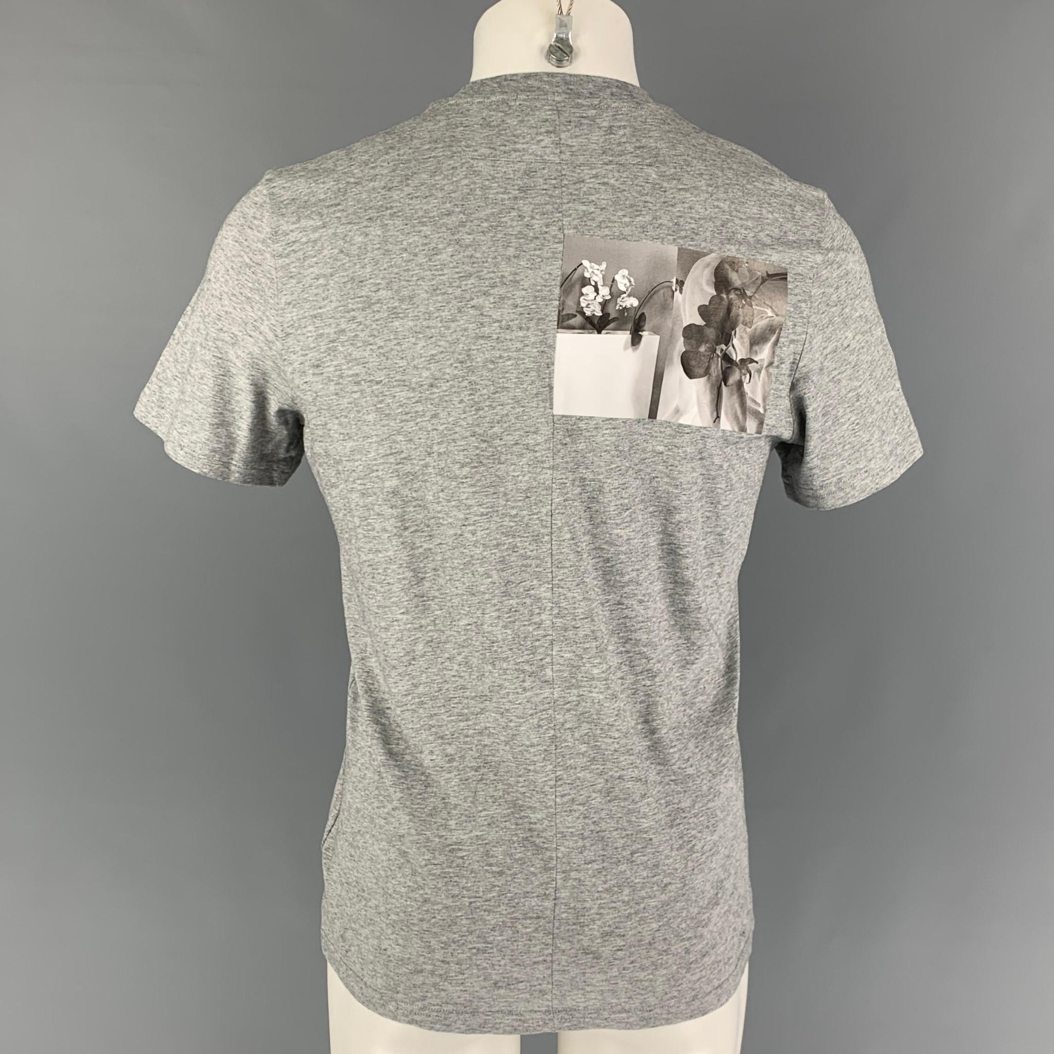 GIVENCHY Size S Grey Black Graphic Cotton T-shirt In New Condition In San Francisco, CA
