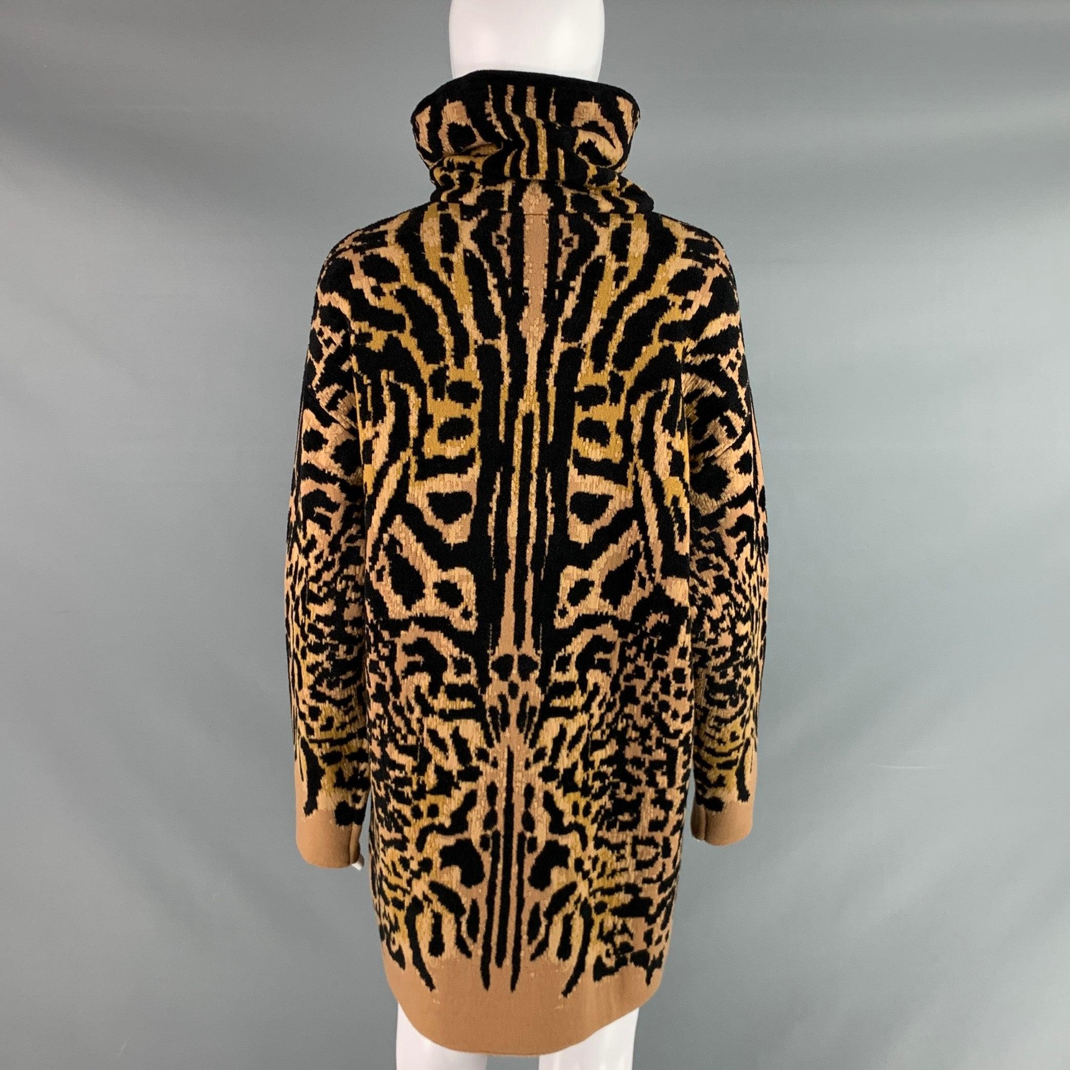 GIVENCHY Size XS Black Camel Wool Blend Leopard Turtleneck Sweater Excellent état - En vente à San Francisco, CA