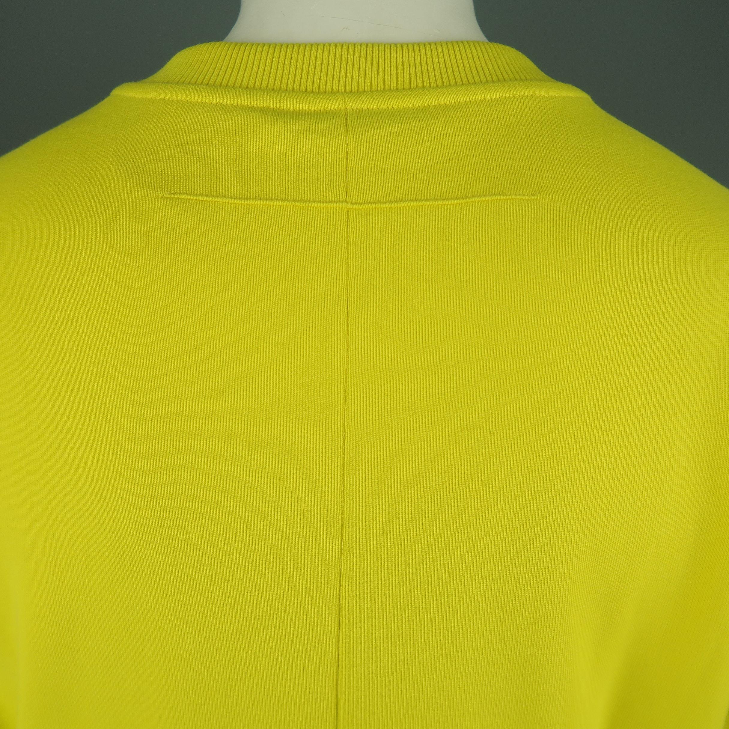 GIVENCHY Size XXL Yellow Cotton Star Crewneck Sweatshirt 1