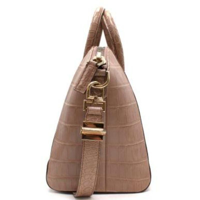 Petit sac Givenchy Antigona en crocodile rose Pour femmes en vente