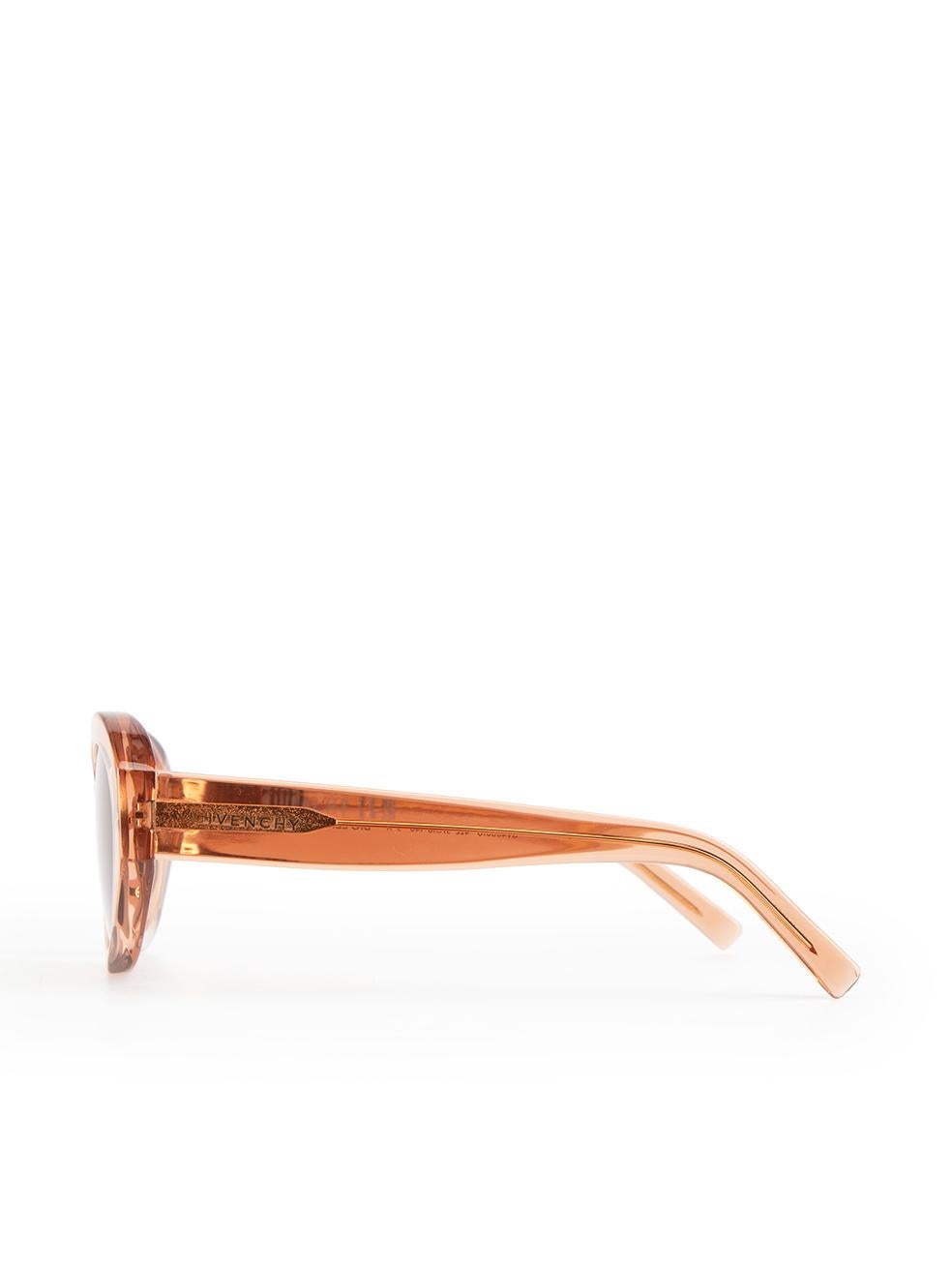 Givenchy SS24 Beige Cat Eye GV Day Sunglasses For Sale 1