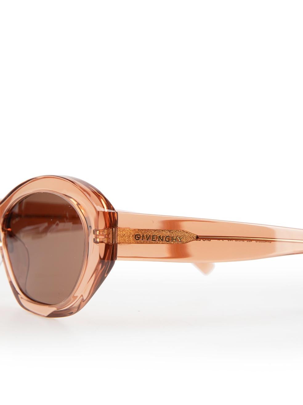 Givenchy SS24 Beige Cat Eye GV Day Sunglasses For Sale 4