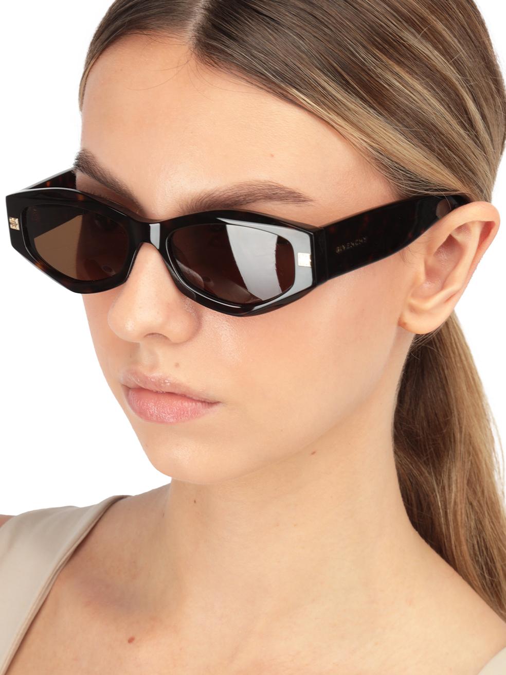 CONDITION is New with tags on this brand new Givenchy designer item. This item comes with original packaging.
 
 
 
 Details
 
 
 SS24
 
 Model: GV40062I
 
 Dark Havana
 
 Acetate
 
 Geometric Oval Sunglasses
 
 Brown Tinted Lenses
 
 Full-Rim
 
 
