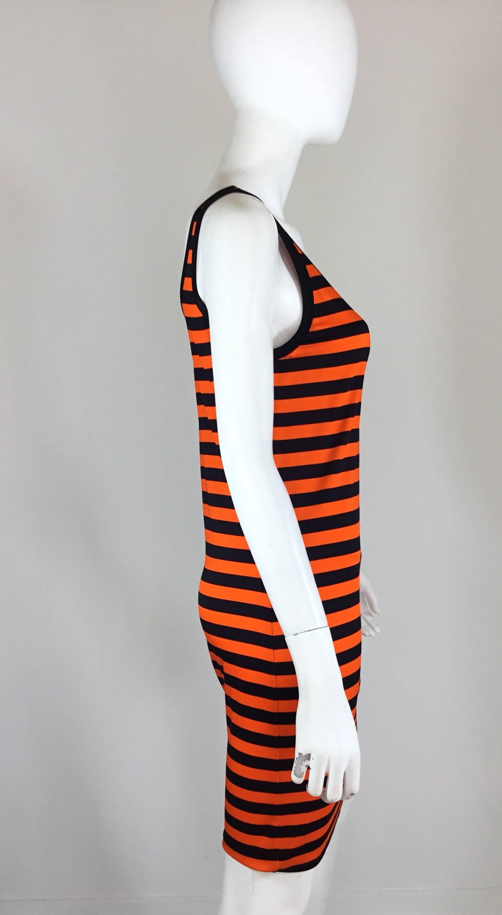 Givenchy striped dress in orange and black, labeled size 42, made in Italy. From 2017. Excellent Condition.

Measurements: Garment has stretch
bust 34'', waist 34'', hips 36'', length 30''